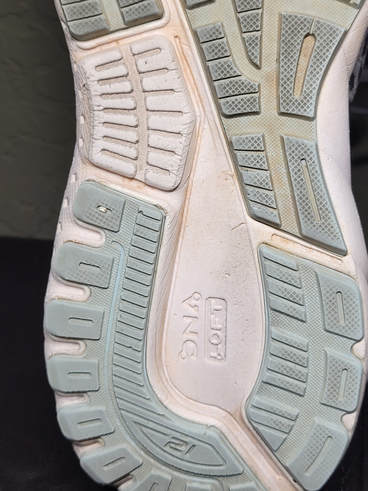 Brooks Adrenaline GTS 21 Women’s Running Sneakers Size 11.5B