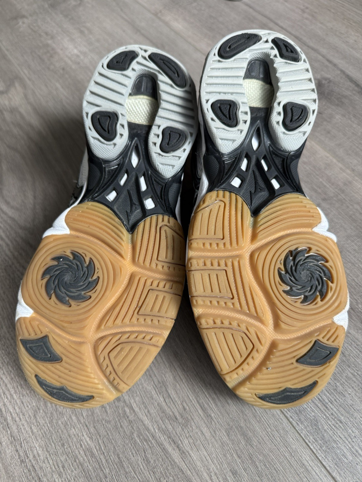 Mizuno Wave Bolt volleyball shoe sz 9W