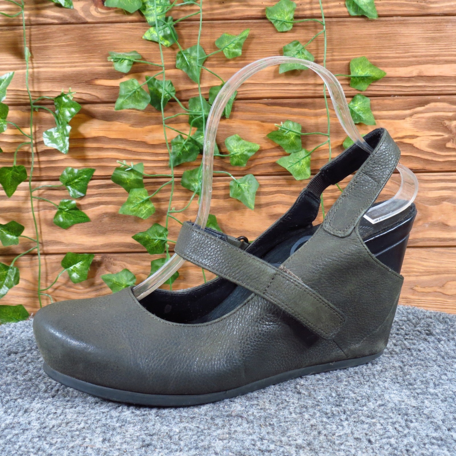 OTBT Brookline Women Wedge Mary Jane Slingback Size 8M Work Olive Green Leather