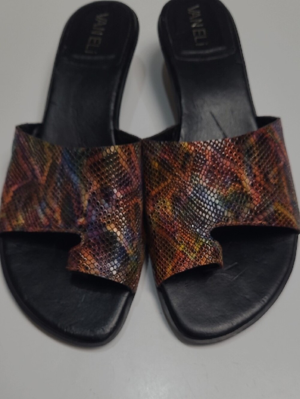 Vaneli «Tallis» Snake Embossed Faux Leather Sandals – Size 7.5
