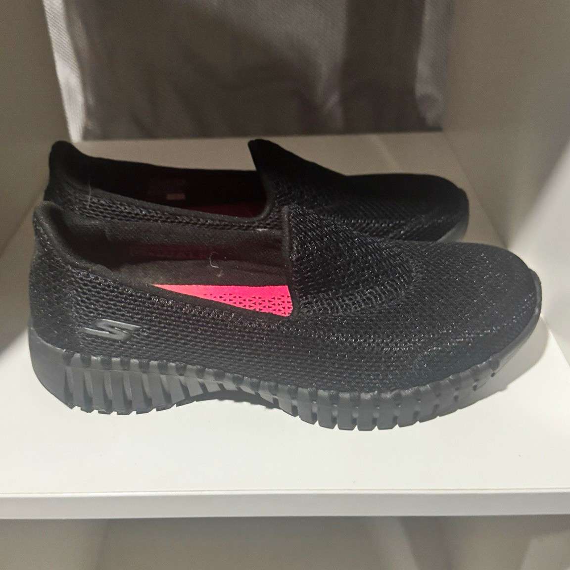 SKECHERS Go Walk Women’s Black Slip-On Walking Knit Low Top Sneakers Logo