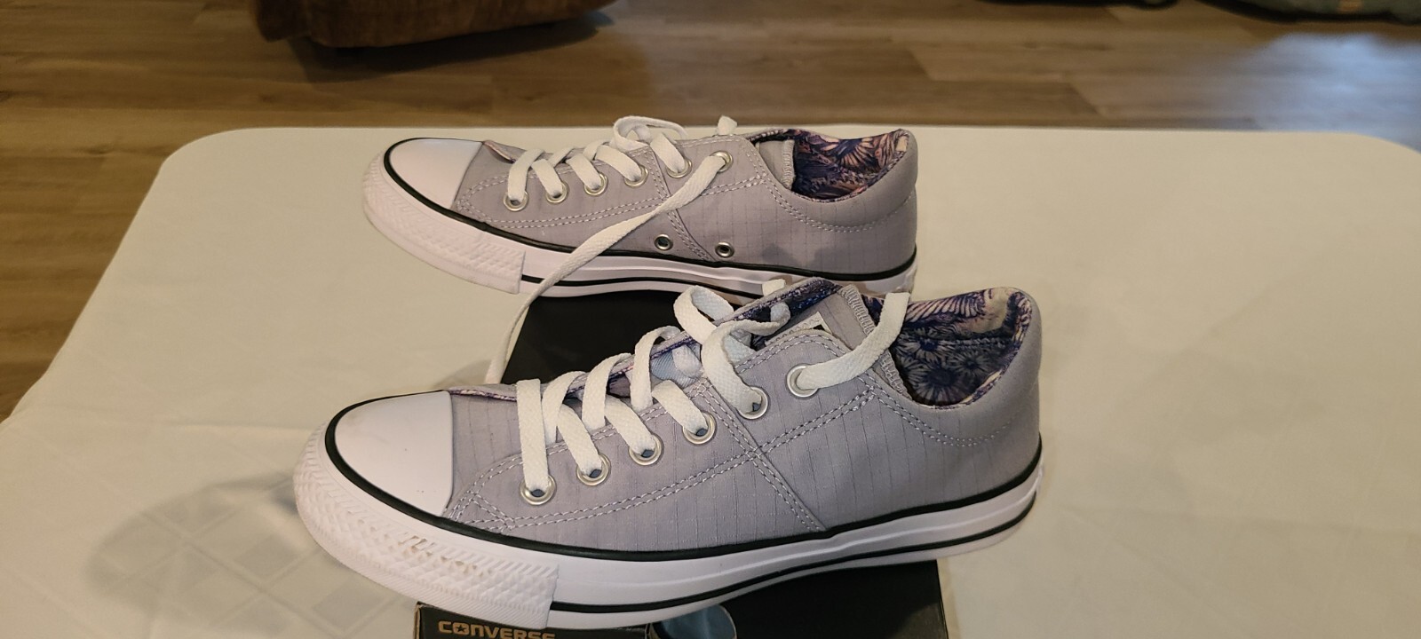 Womens Size 7 – Converse CTAS Madison Low Top WOLF GREY