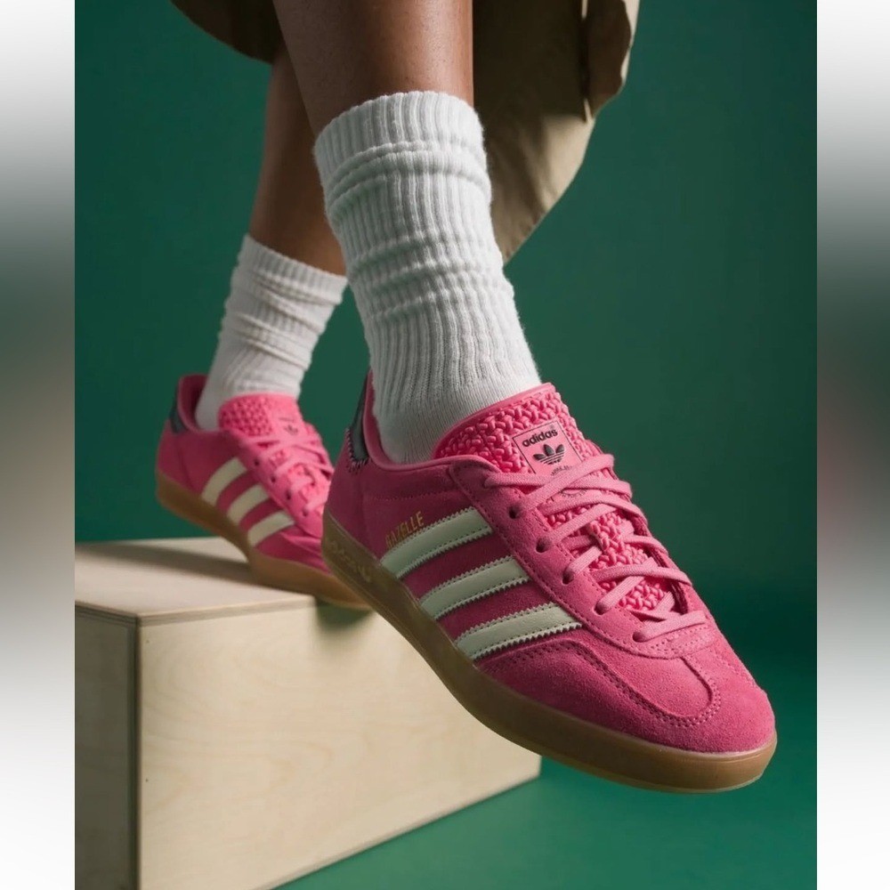 Adidas Gazelle Indoor Pink bubblegum white Sneakers size 7 in box
