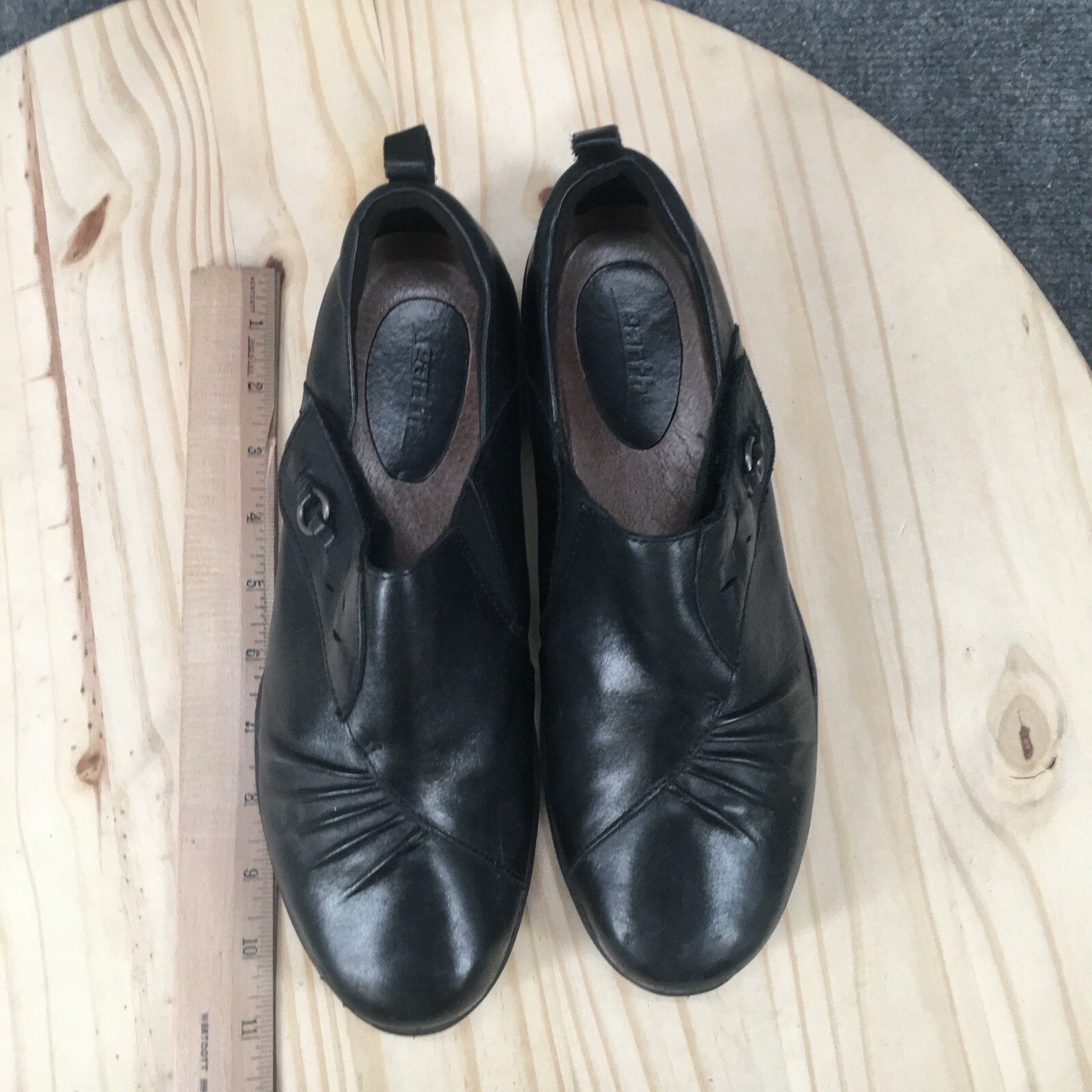 Earth Shoes Womens 9.5 B Amity Slip On Black Leather Casual Round Toe Comfort
