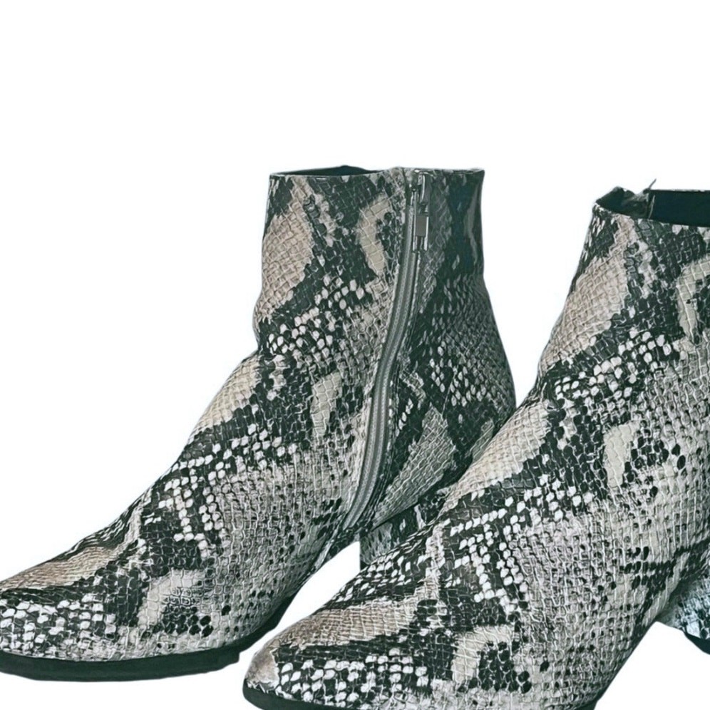 Madden Girl Snake Print Ankle Boots 7.5M Block Heel Zip Western Mobwife Style