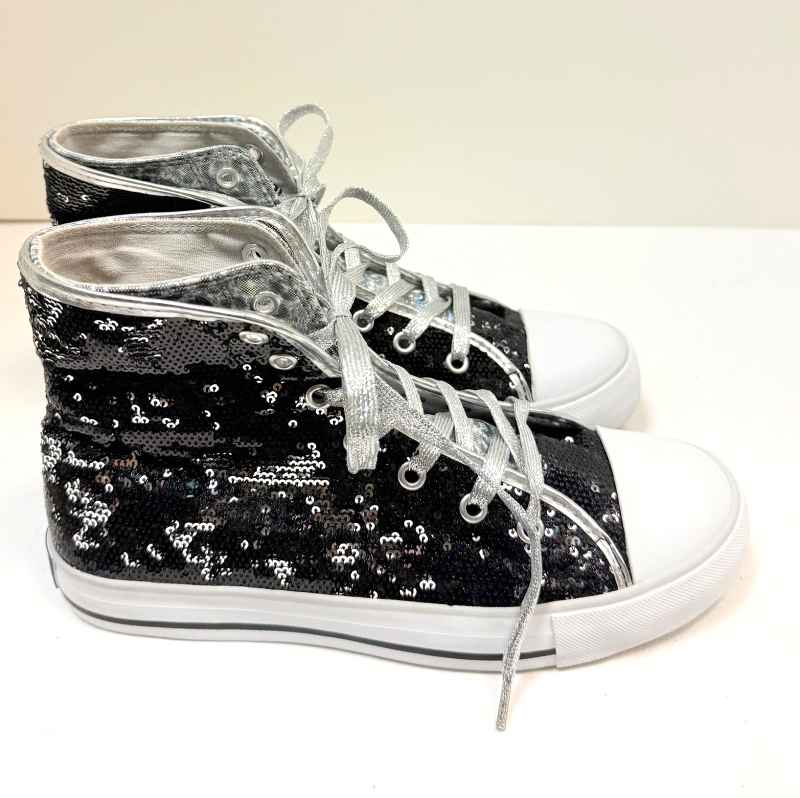 Gotta® Flurt Women’s size 8 Black/Silver Sequin Hi-Top Convertible Sneakers NIB
