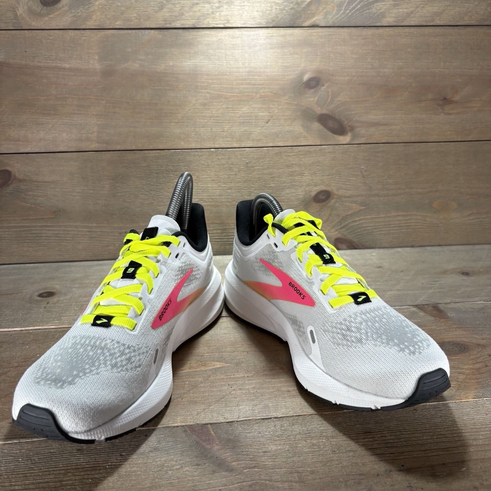 Brooks launch 9 womens size 6 shoes white athletic running sneakers