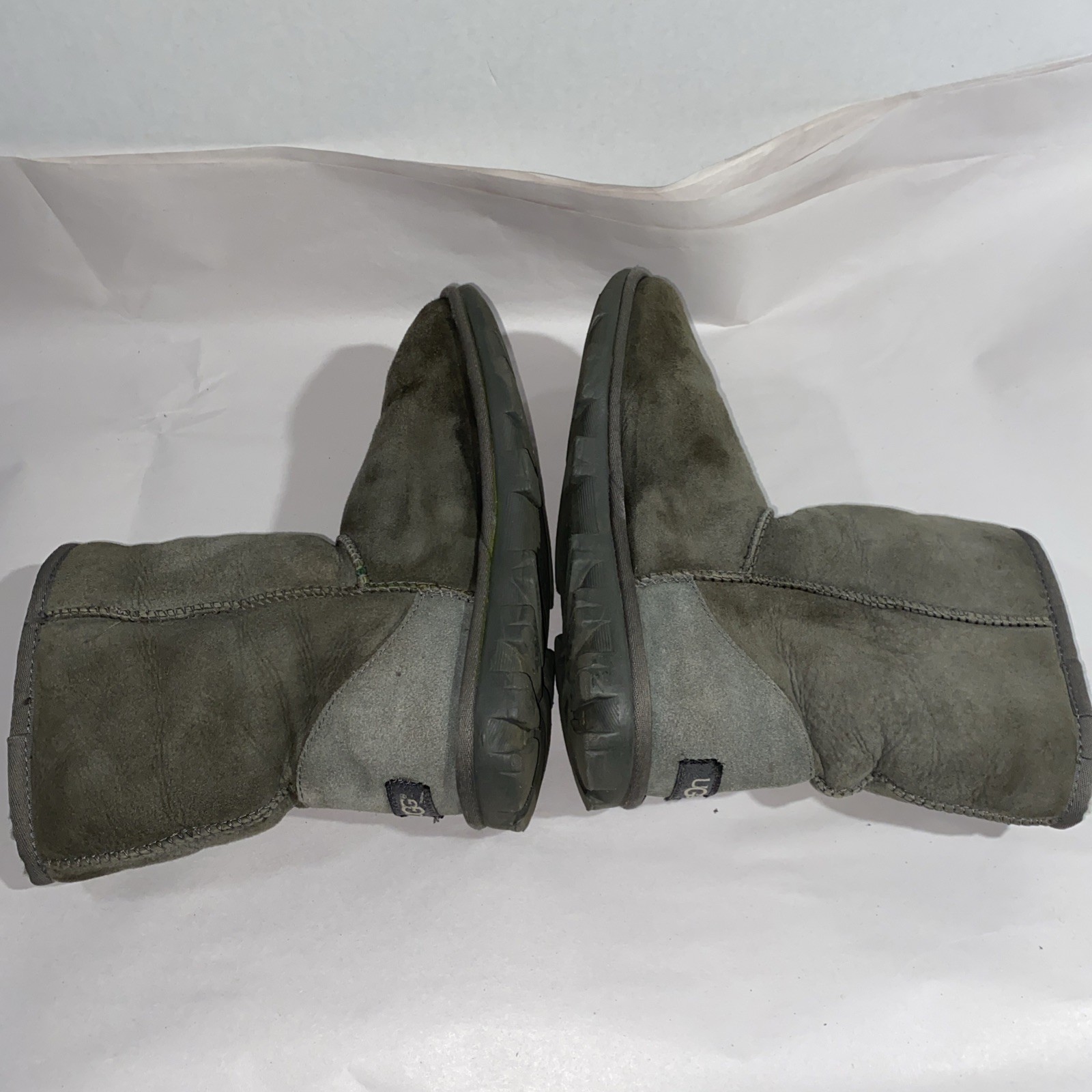 UGG Essential Short 5835 Gray Women’s Size 9 Snow Boots Lined Suede