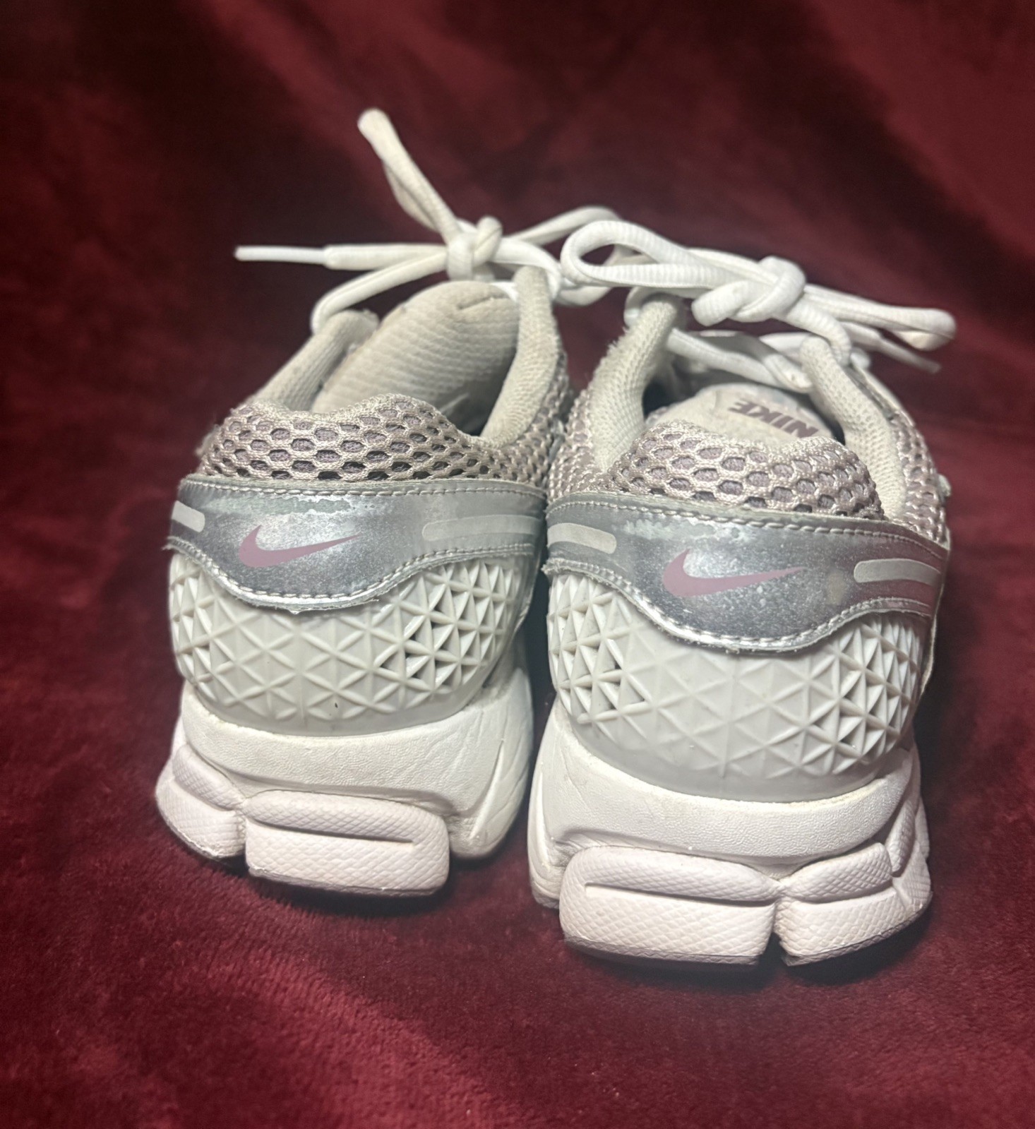 Popular Nike Air Zoom Vomero 5 Shoes Women Size 8.5