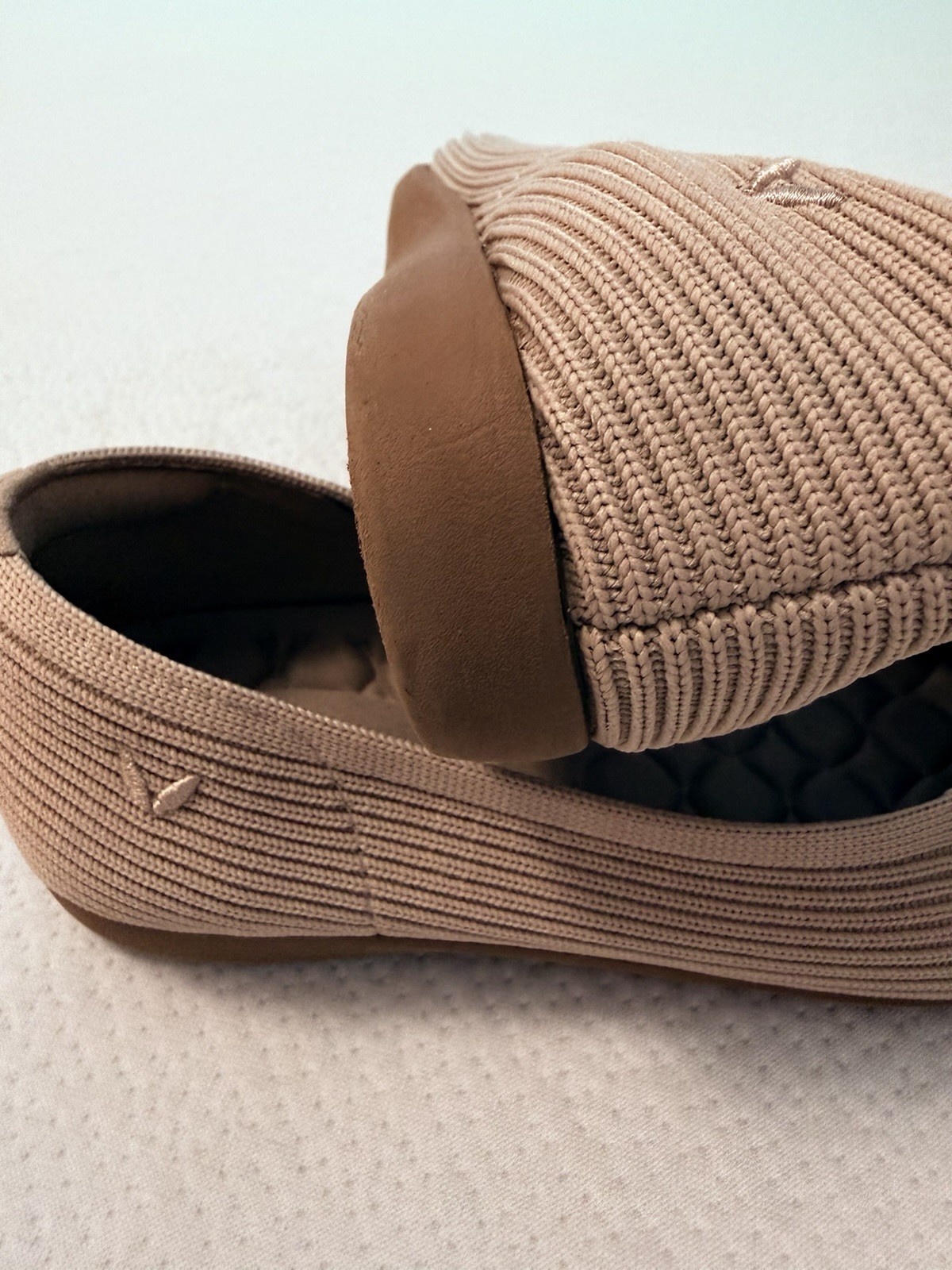 Vivaia Margot Square Toe Comfort Flats Women US 5 Camel Tan V Cut Ribbed Pull On