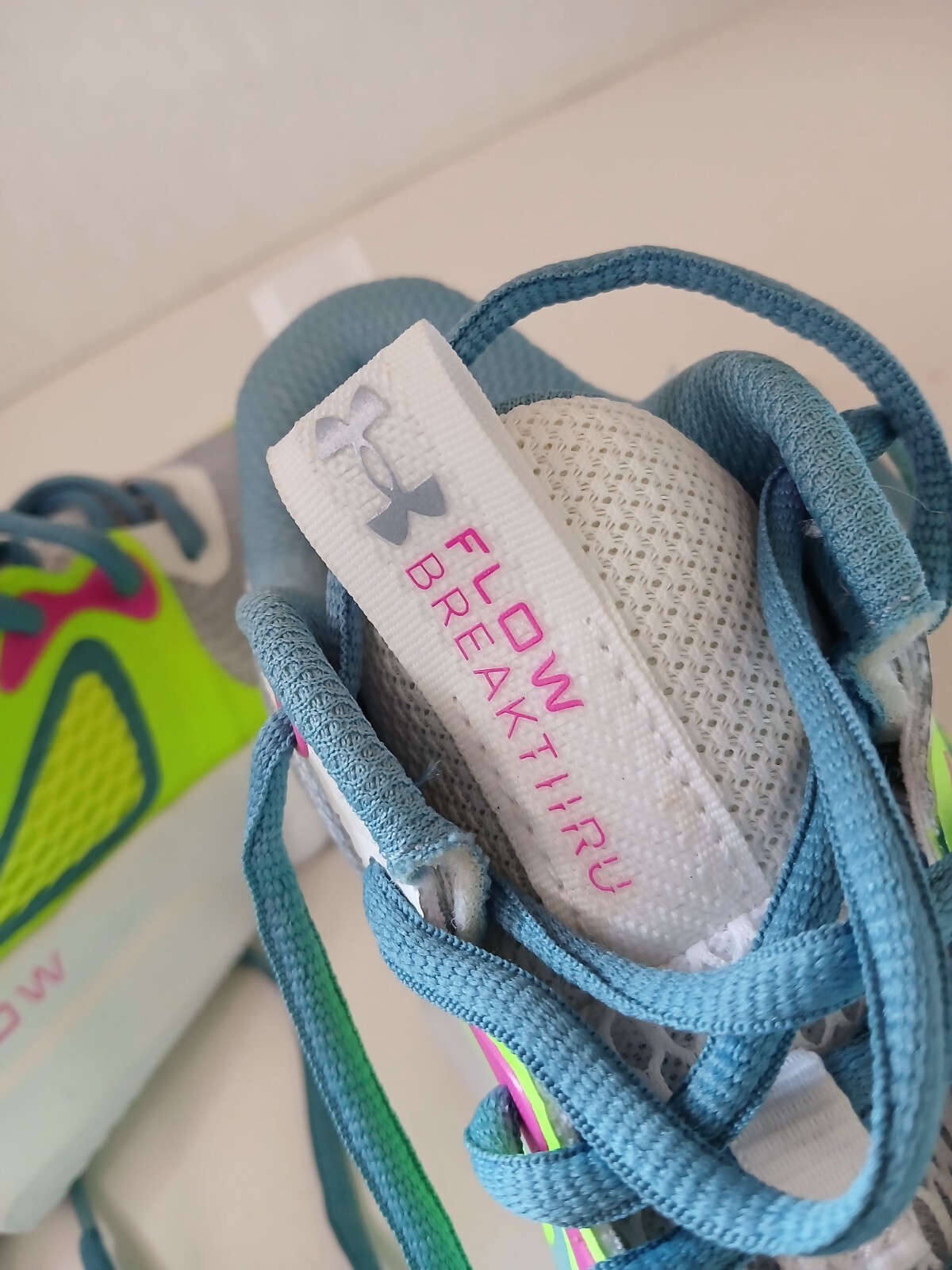 Under Armour Flow Breakthrough Women’s Shoes. Colorful. Size 6.5.