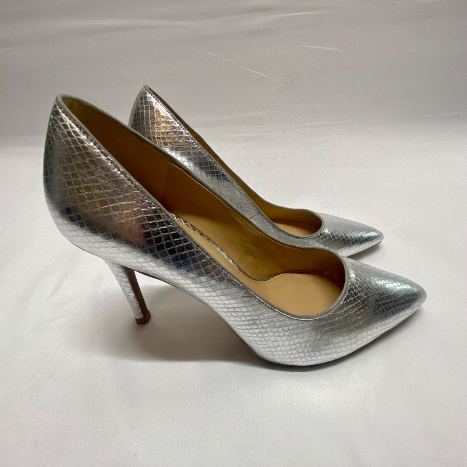 Michael Kors Claire Pump Women’s 7 Metalic Silver Snakeskin Embossed Leather GUC