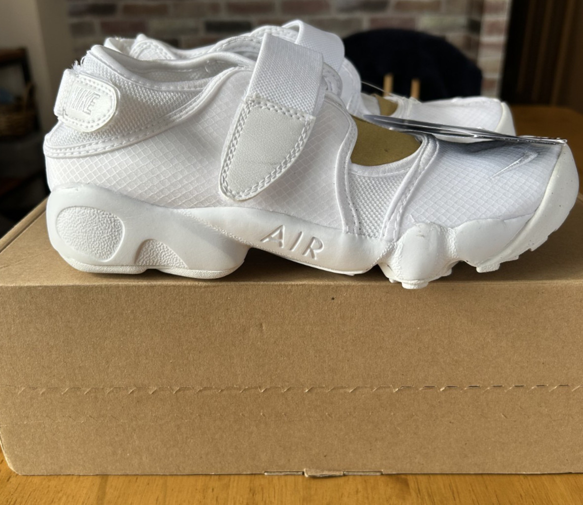 Nike Air Rift BR White Women’s US 8 EU39 25cm New w/ Box DN1338-100 Tags