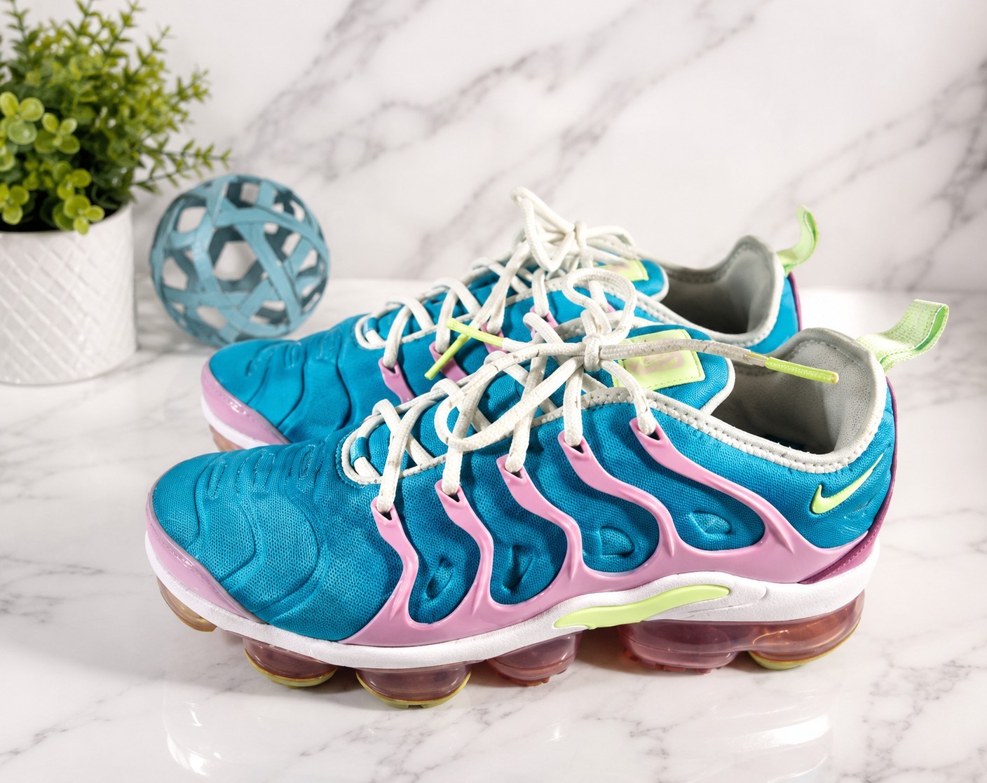 Nike Air VaporMax Plus Easter CW7014-100 Women’s Size 9 Oracle Aqua Pink W/ Box