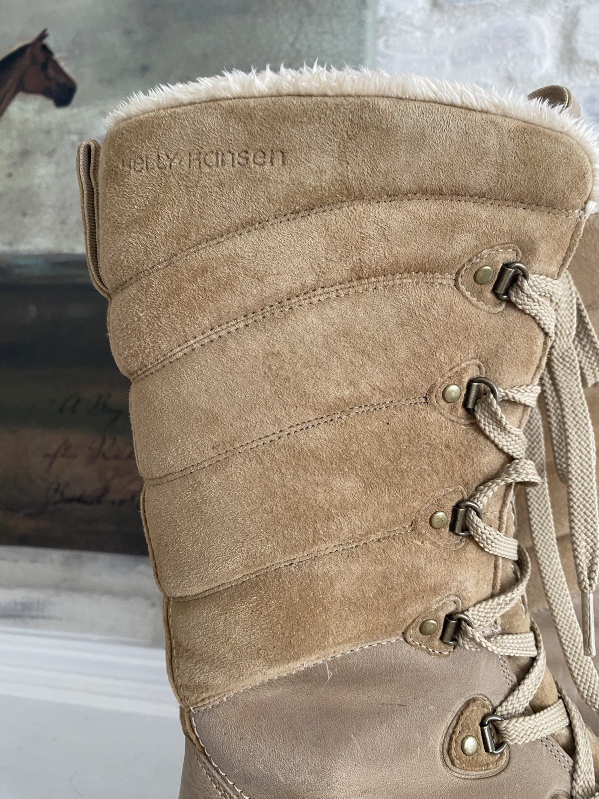 Tan Lace Up Helly Hansen SKULD 3 Women’s Nubuk Faux Fur Waterproof Boot Size W 8