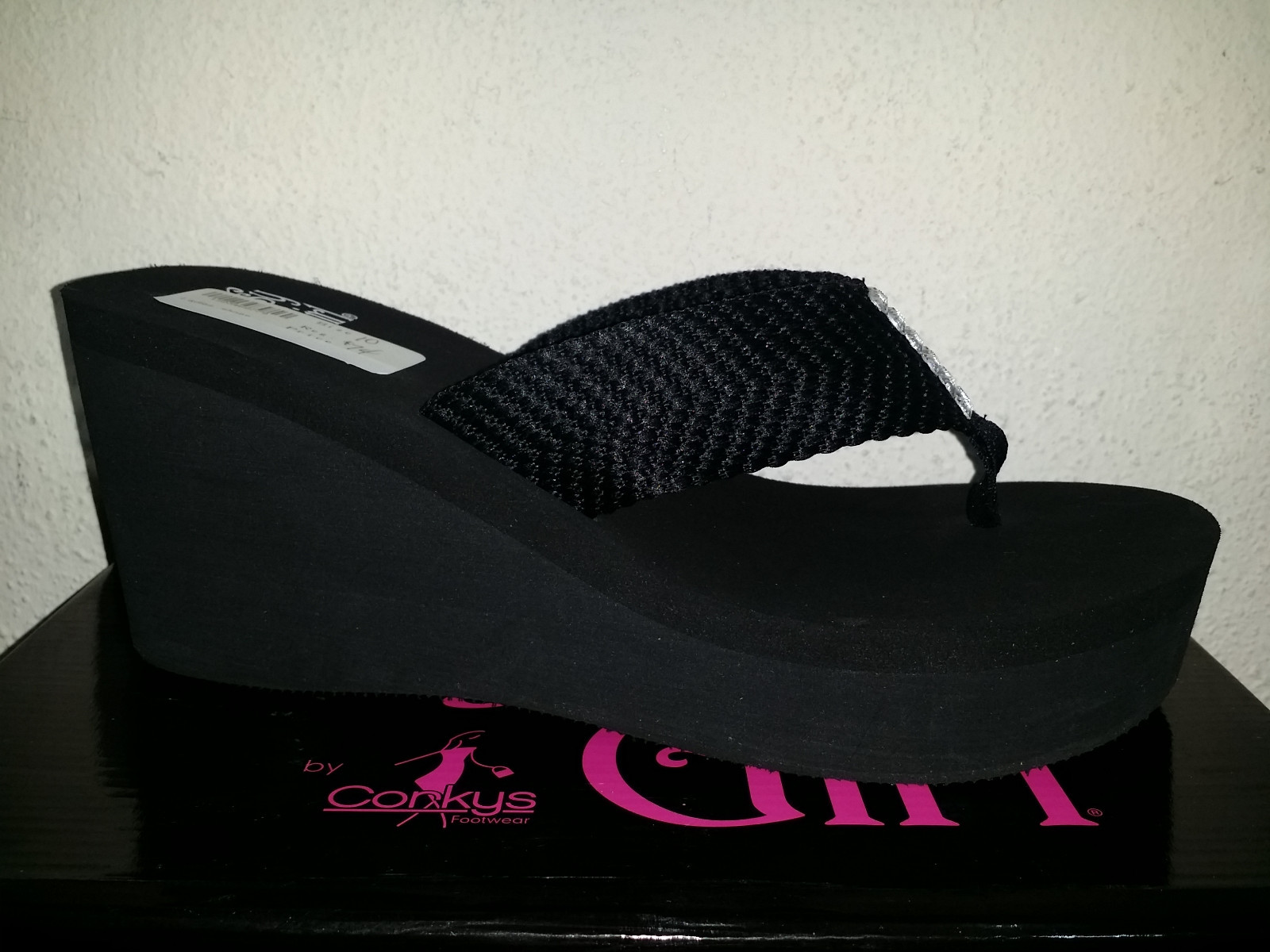 $74 WOMENS 10M CORKYS GYPSY GIRL GLISTEN WEDGE HEEL RHINESTONE SANDAL BLACK