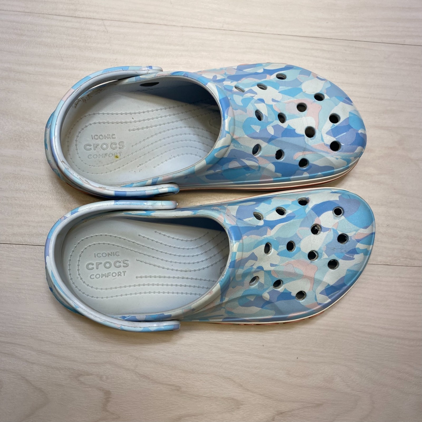 Crocs Bayaband Bubble Camo Clogs Women’s Size 9 Blue Round Toe Slip On Comfort