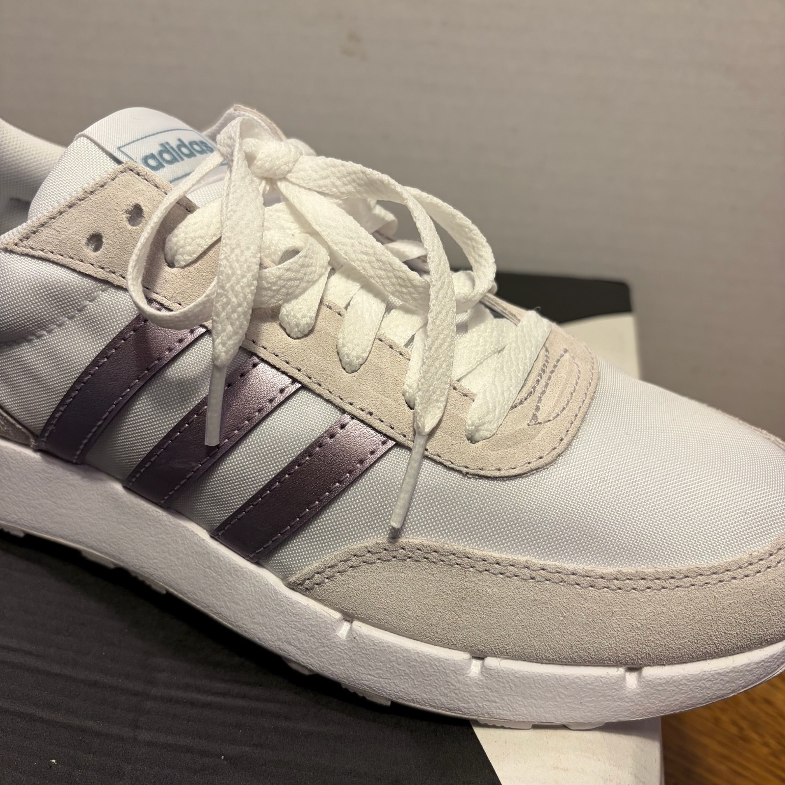 Size 8.5 – Adidas Run 60s 2.0 Retro Inpired Womens Running Shoes