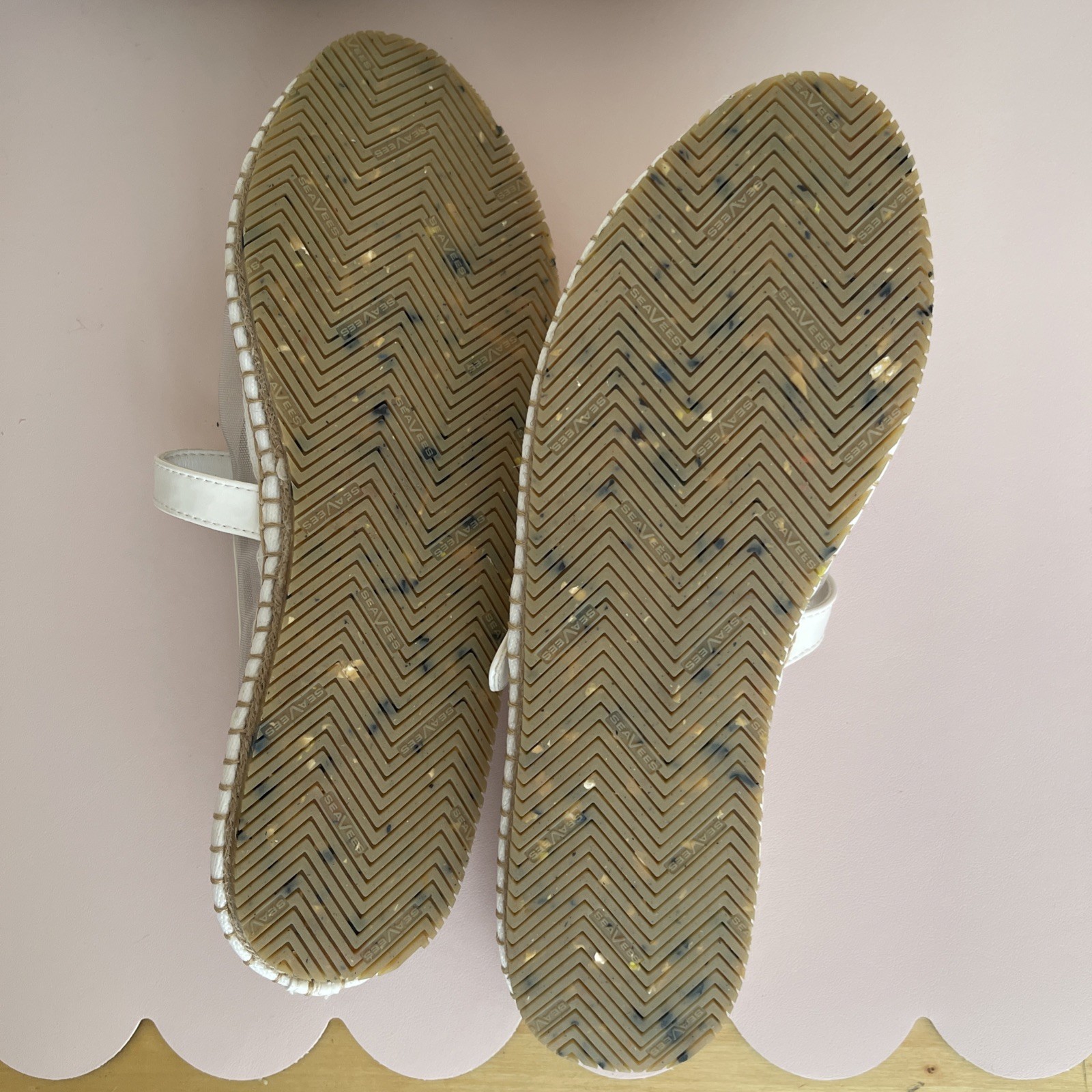 New White Mesh SeaVees Belmond Mules – Size 9 – No Box