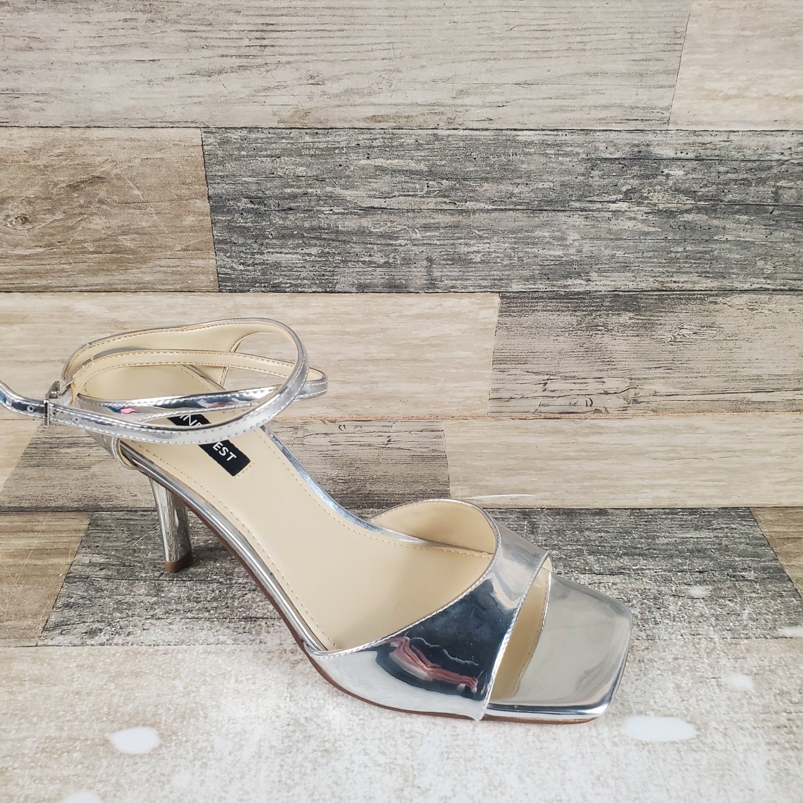 Nine West Devans Womens Sandals Sz 9 M Silver Mirror Buckle Ankle Strap Heels