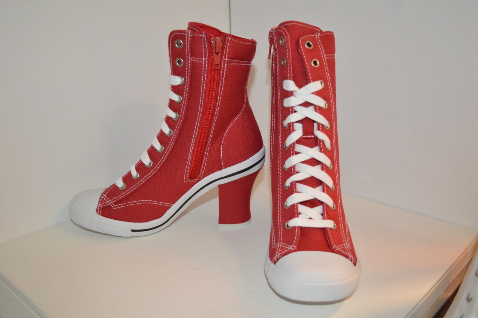 Predictions High HEEL SNEAKERS Black WHITE Red Lace Up ZIPPER Stripe SHOES 5 5.5
