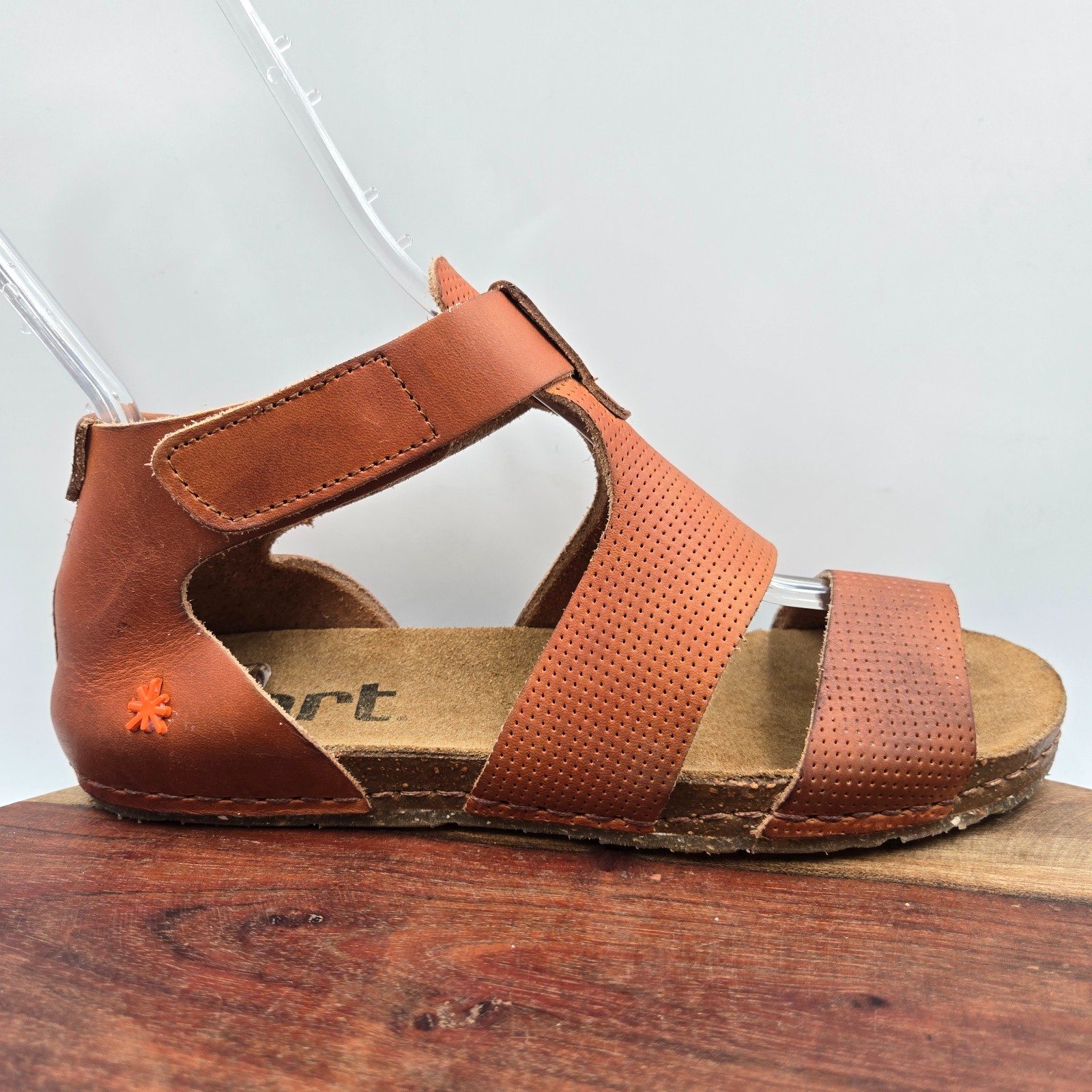 The Art Company Sandals Women’s 38 / 7.5 Brown Leather T-Strap Gladiator Cork