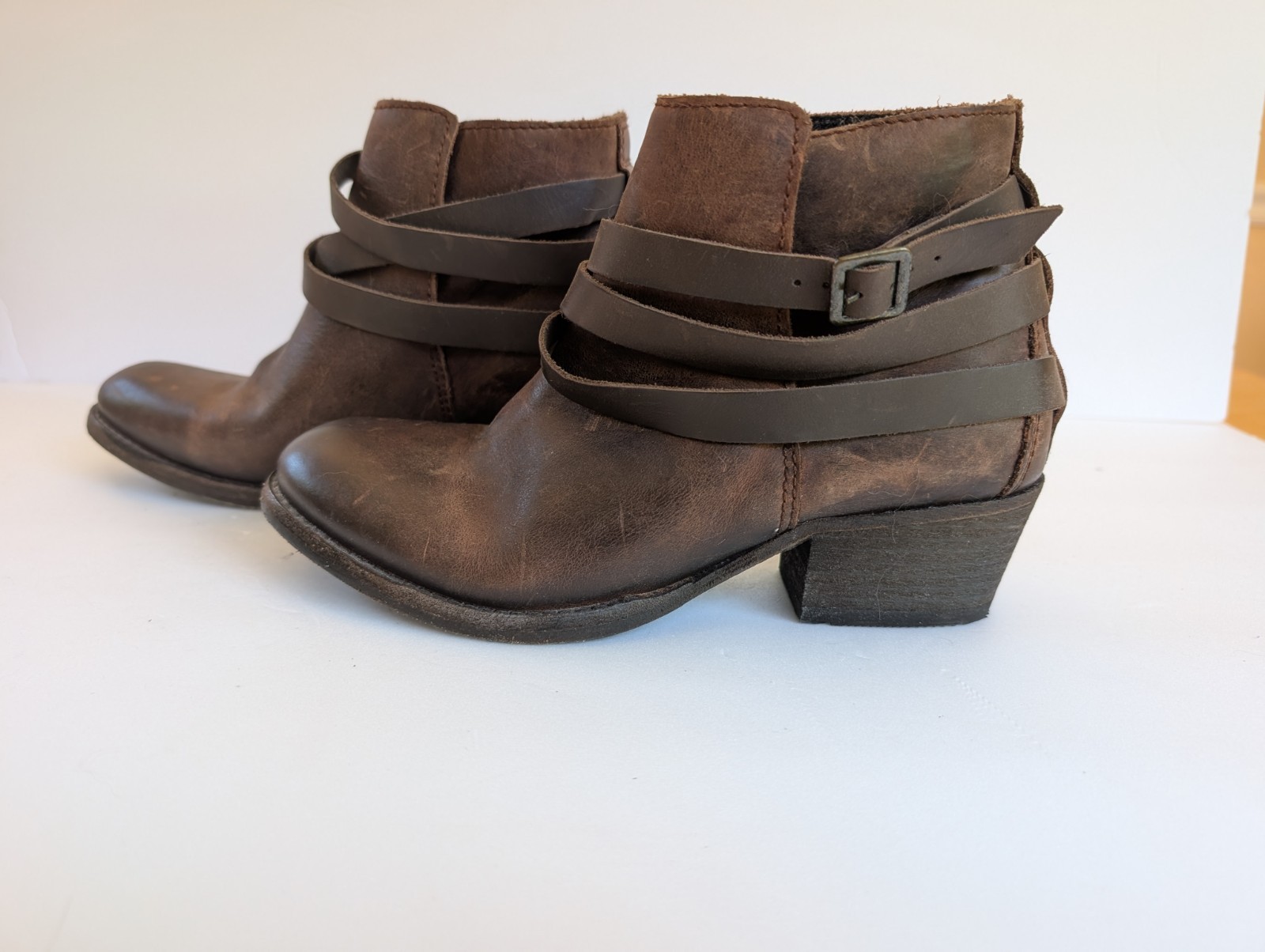 Hand Crafted Women’s Brown Leather Bootie Size 38 Eur 7.5US Made in Portugal