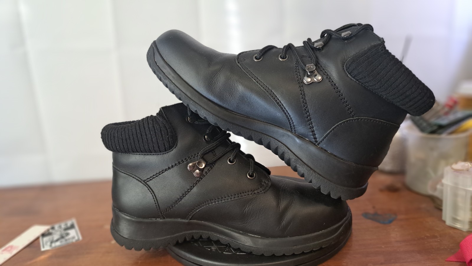 Wanderlust Boston Women’s Black 3 Season Lace-Up Boots 9.5