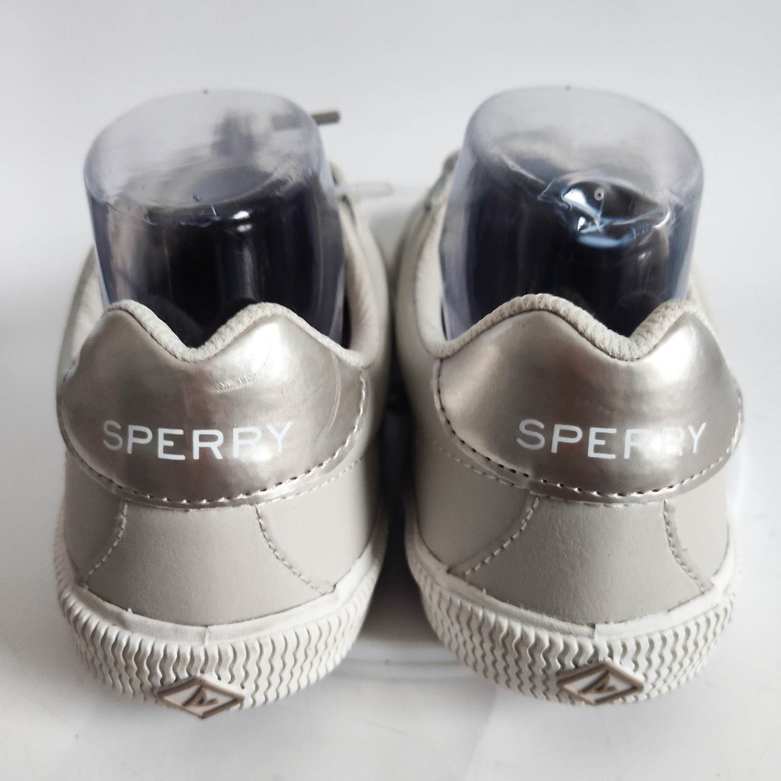 New Sperry Sneakers Size 10 Low Top Beige Preppy Leather Lace Up Casual Travel