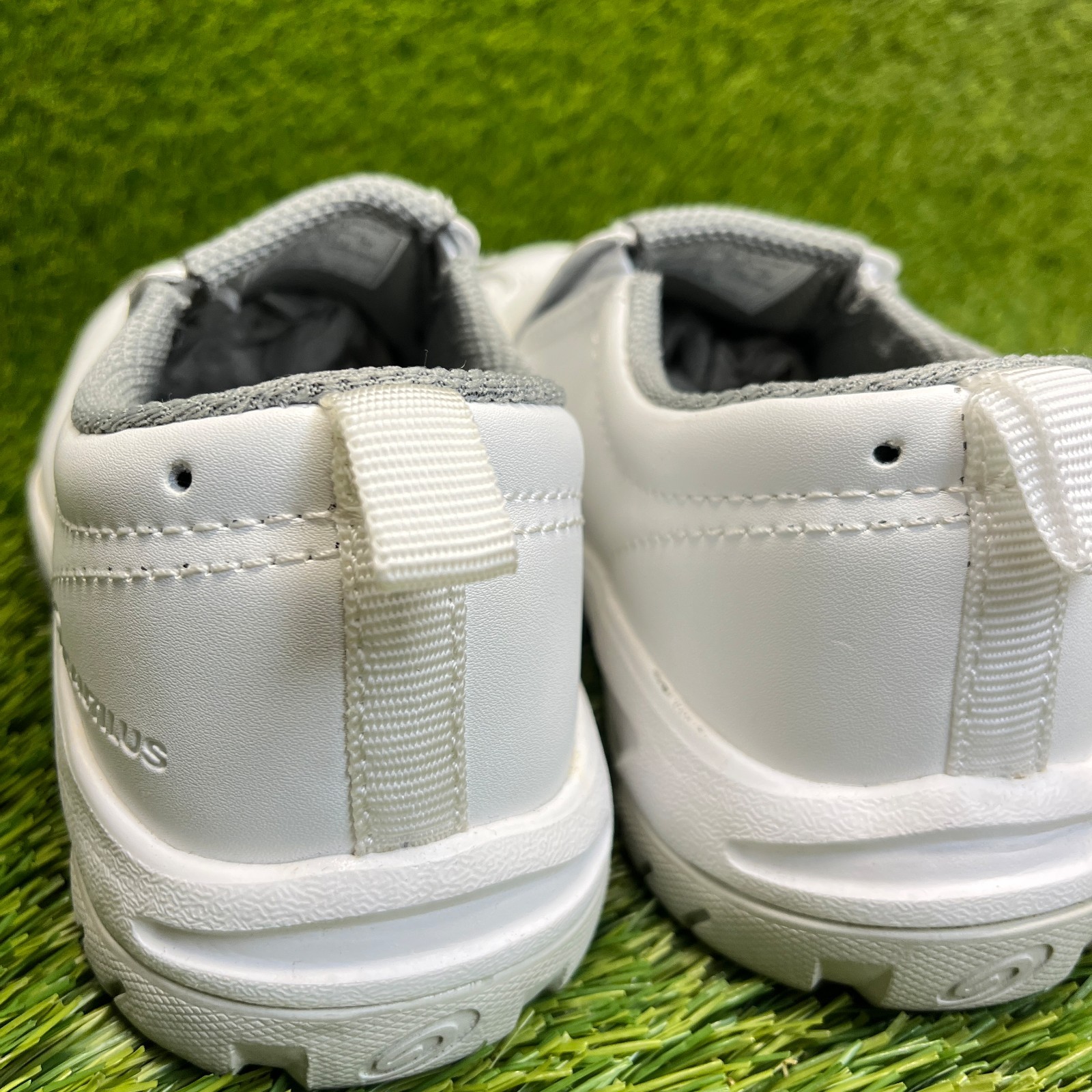 Nautilus Slip-On ESD Women Size 6D White Leather Composite Toe Safety Work Shoes