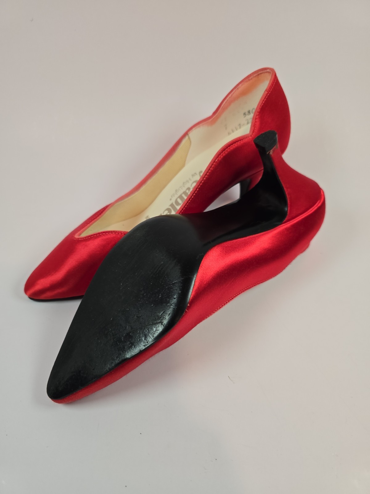 Dyeables Size 7 Red 2.5 Heels