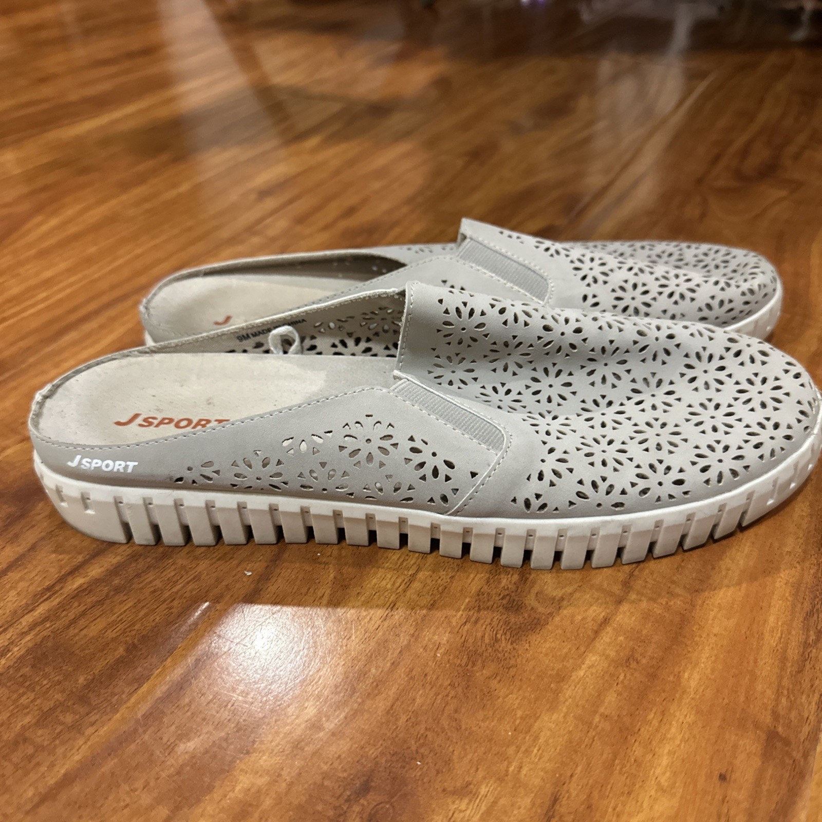 Jsport Floral Cut Out Slide Slip On Contoured Lightweight Gray Size 9 M