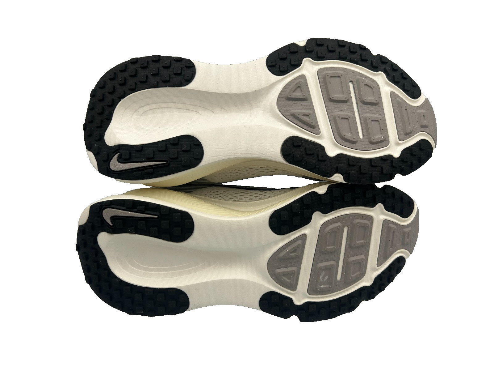 Nike Women’s Vomero 18 Lace Up Athletic Road Running Shoes Wht/Blk Size:8.5 122L