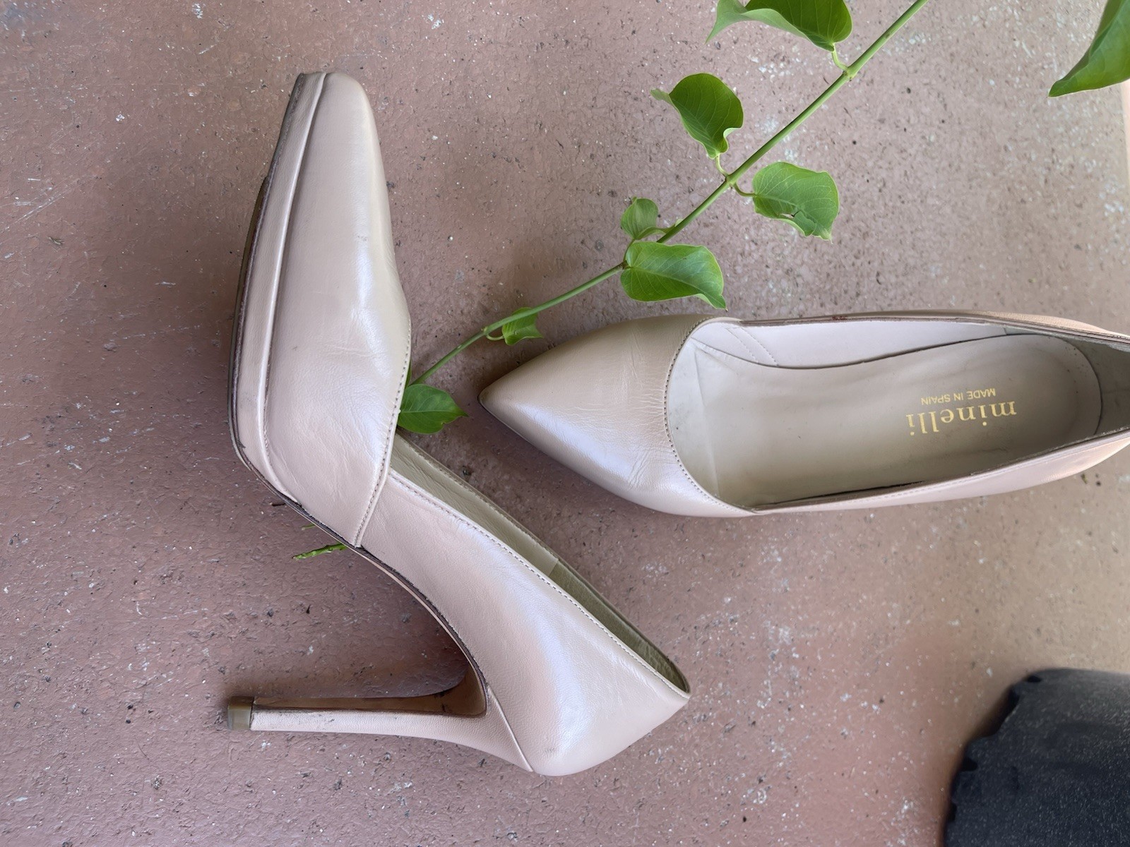 MINELLI HIGH HEEL PUMPS! Tan leather! Excellent condition! Size EU 37 -US 6-6.5