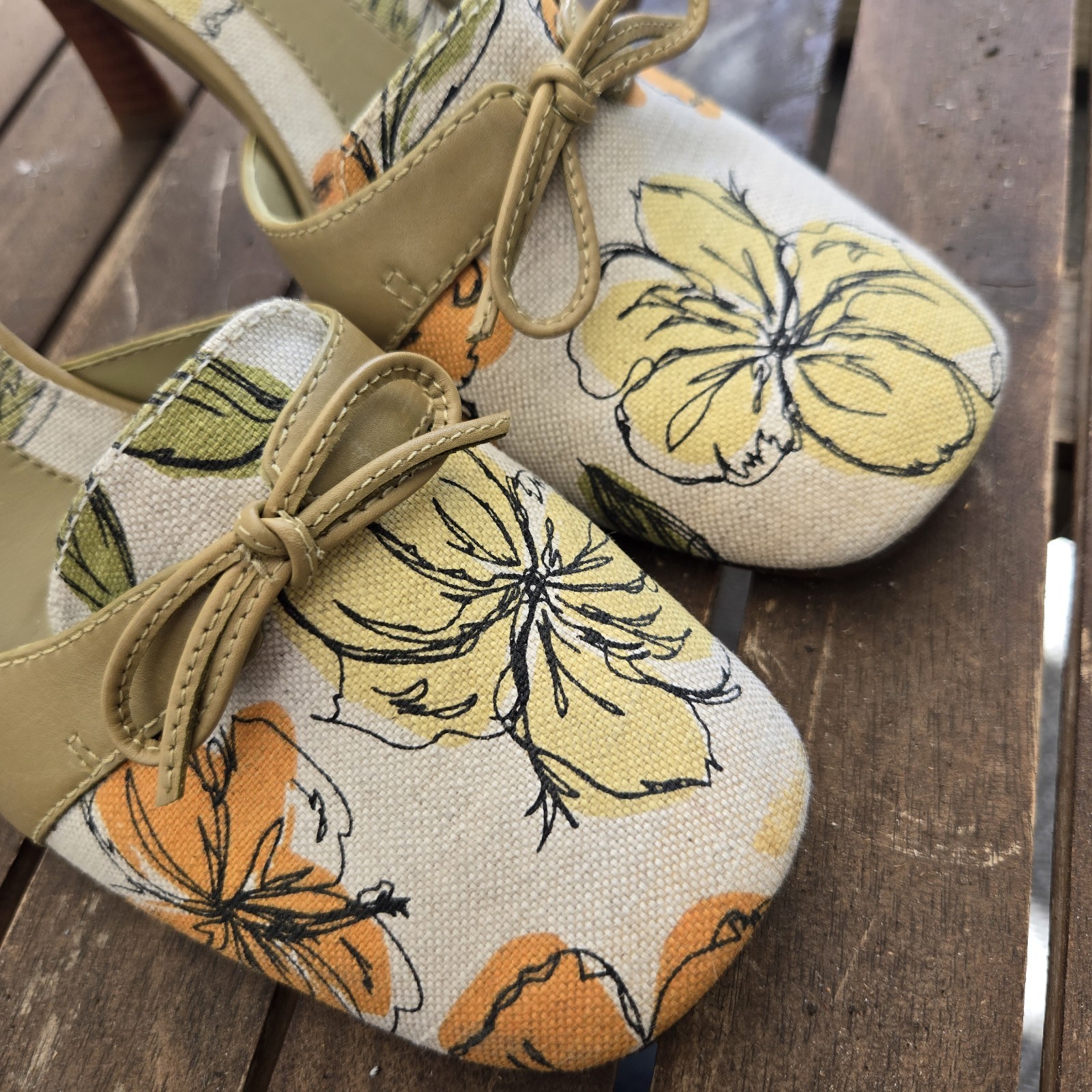 Nine West Tan Yellow Orange Mules Slip On 3″ Heel Size 6.5 Shoe Spring Fall