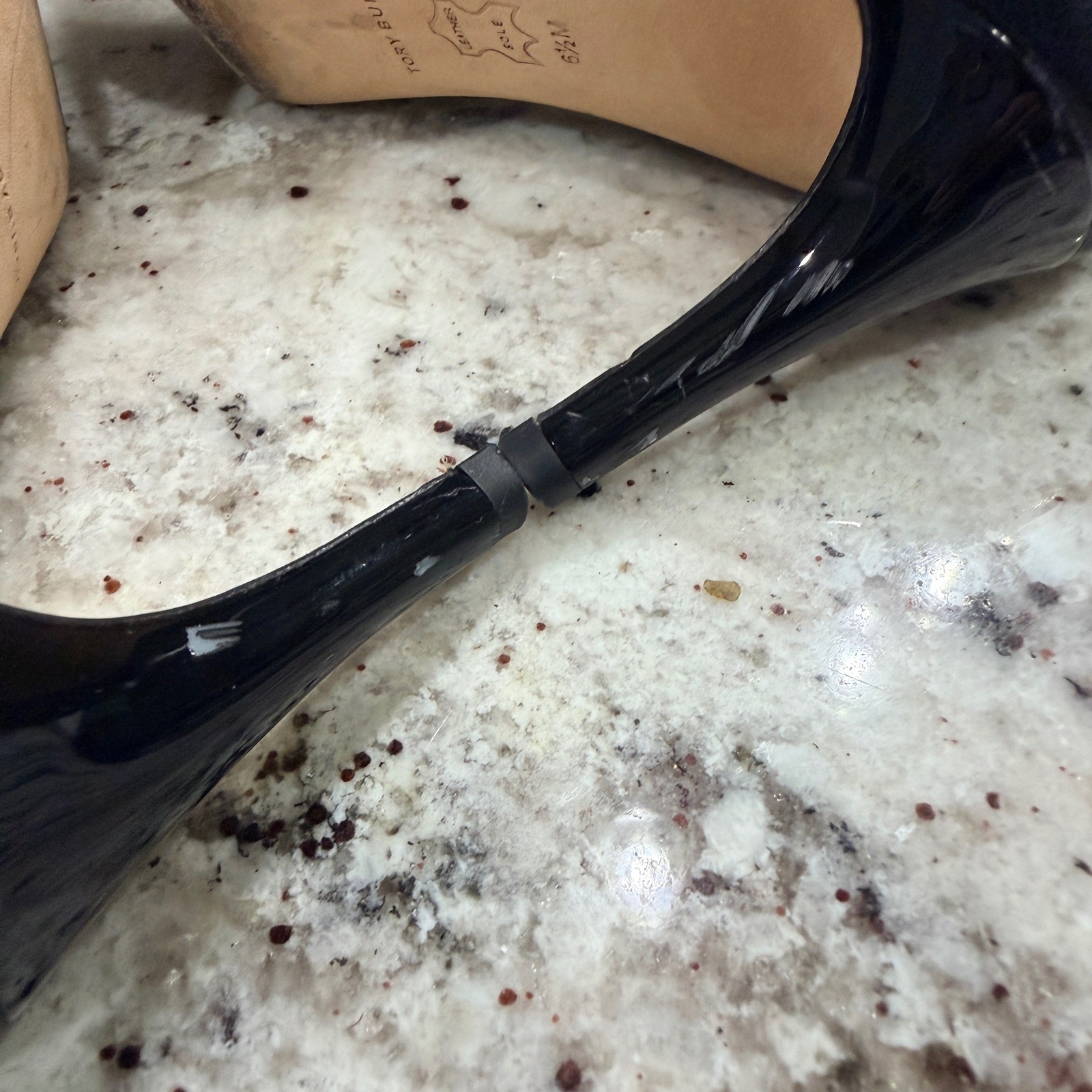 Tory Burch Eleanor 65 Pumps Black Leather Gold Logo Pointed Toe Heels Size 6.5