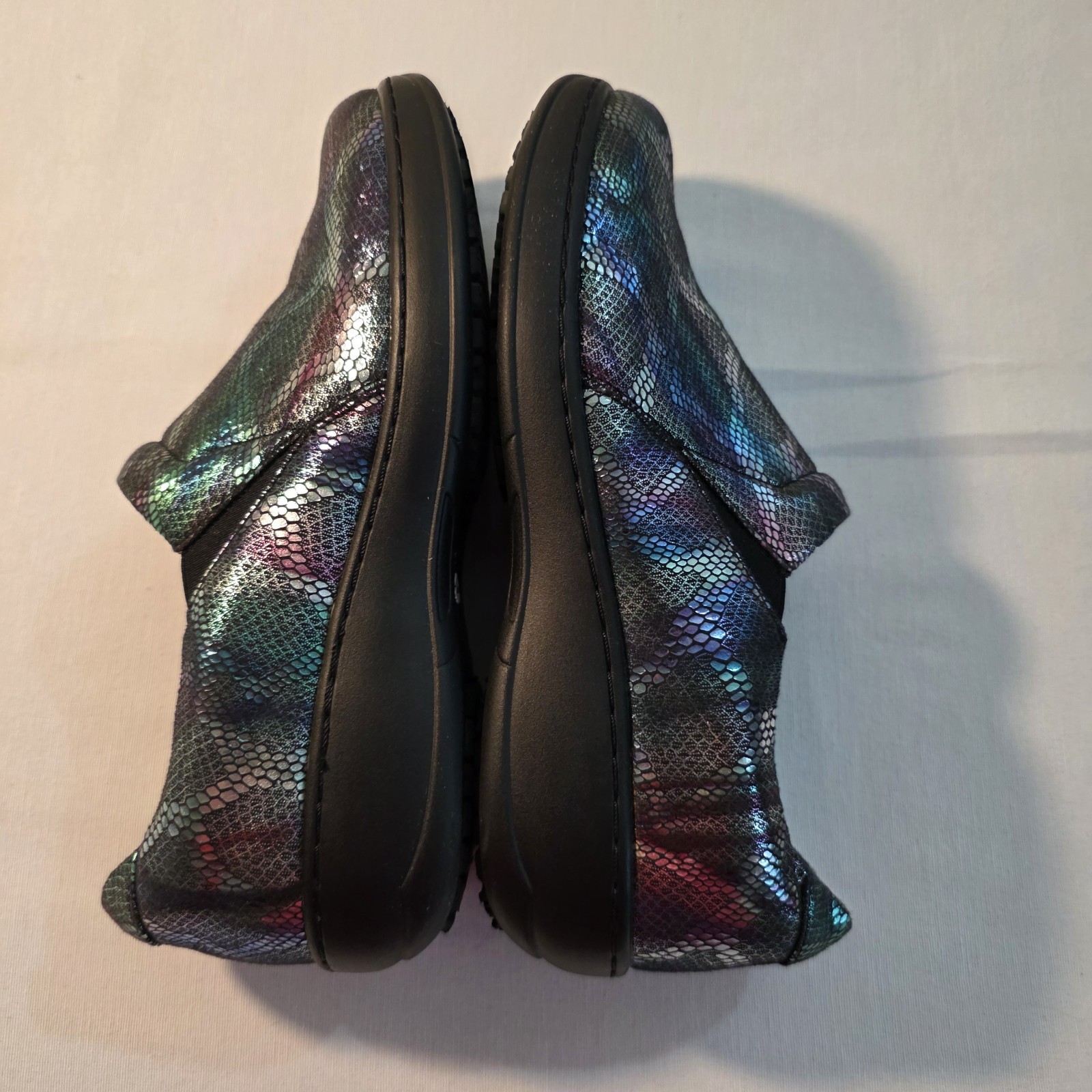 Spring Step Womens Clogs Size 8 M Winfrey Aura Iridescent Printed Leather Upper