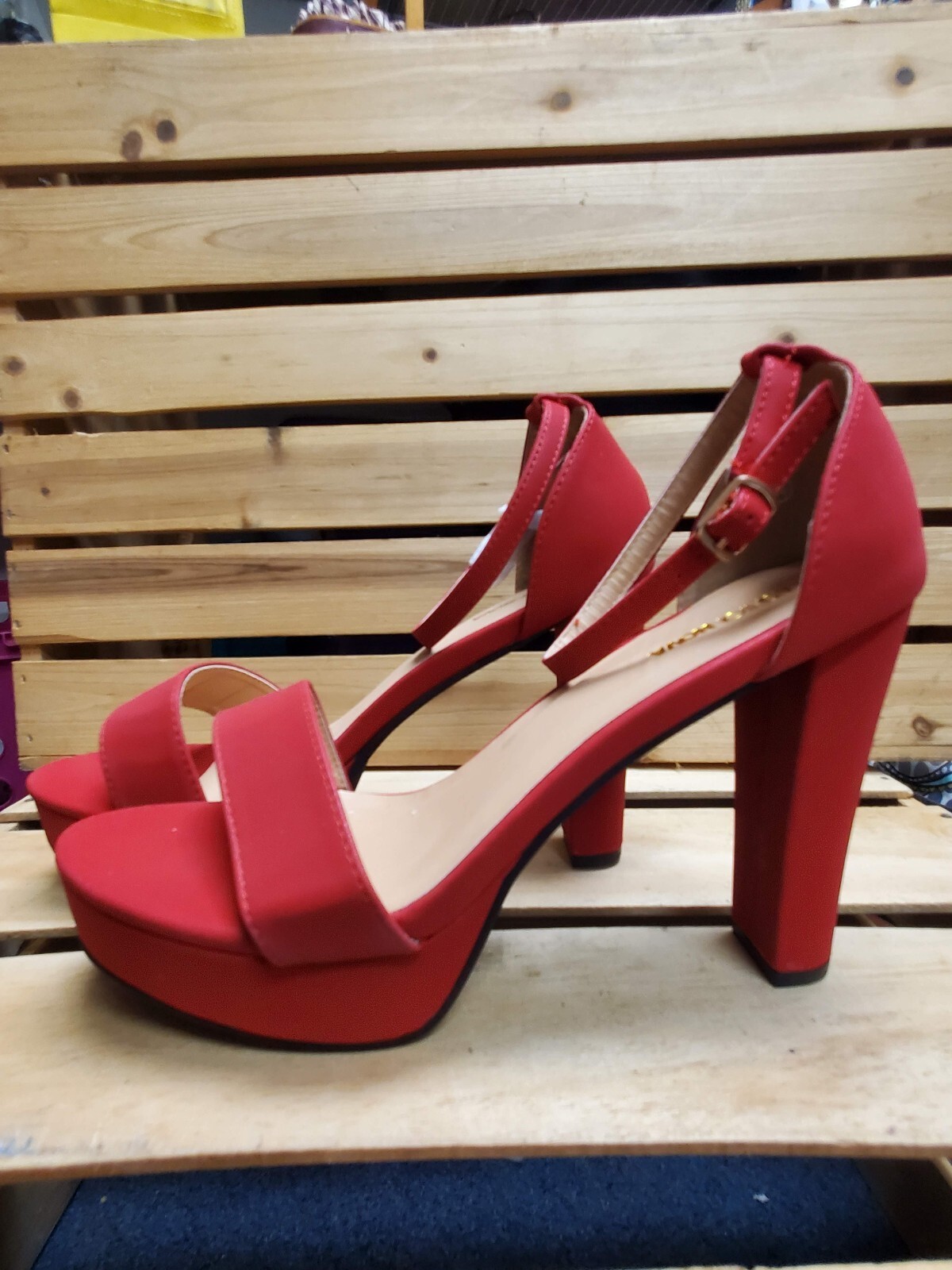 Fashion Nova Feeling Pretty Platform Chunky Heeled Sandals Size 10