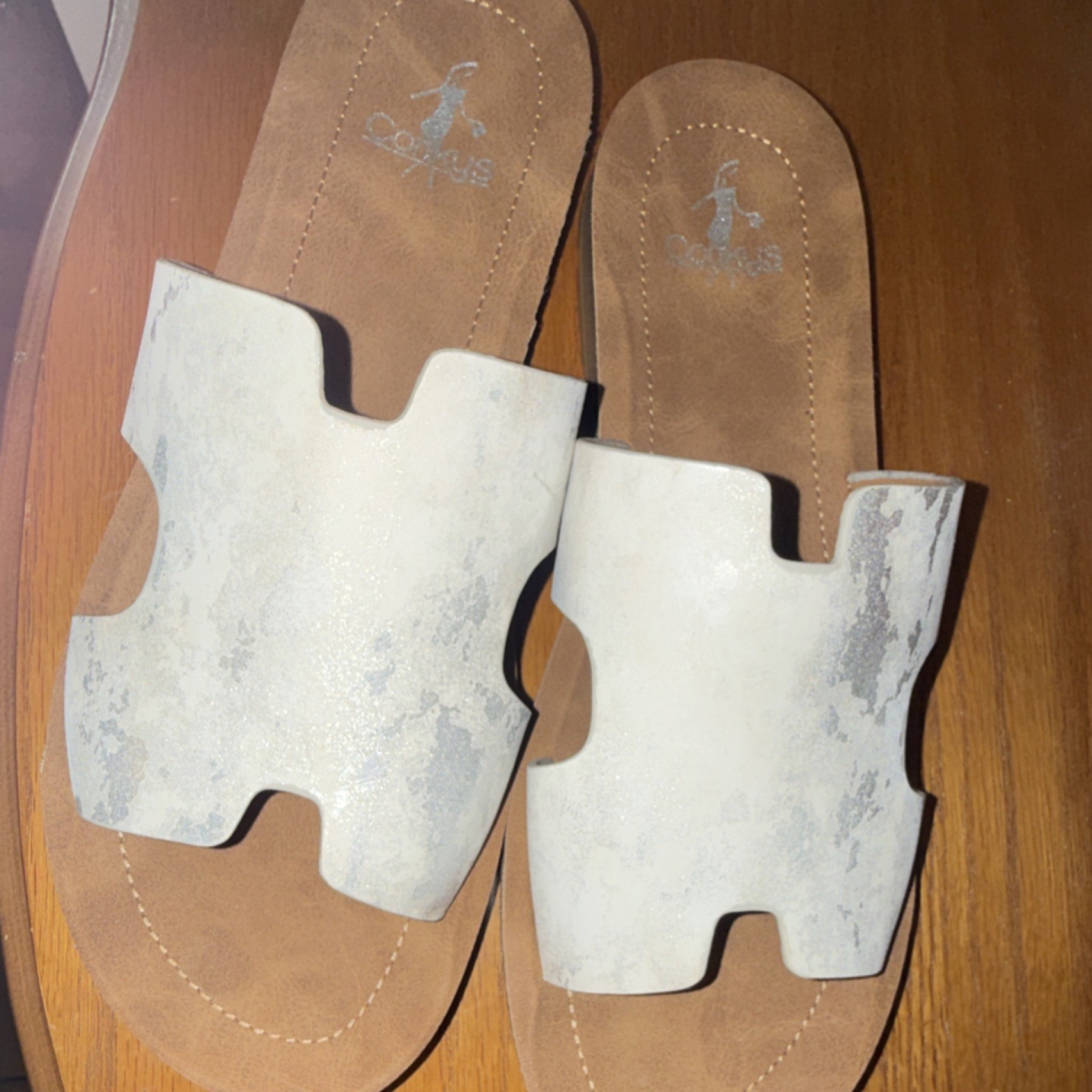 Corkys Women’s White Leather Slide Sandals Comfort Flat Casual Rubber Outsole