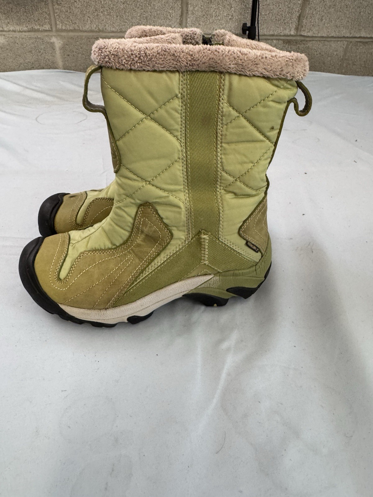 Keen Dry Green Boots Women’s Size 6