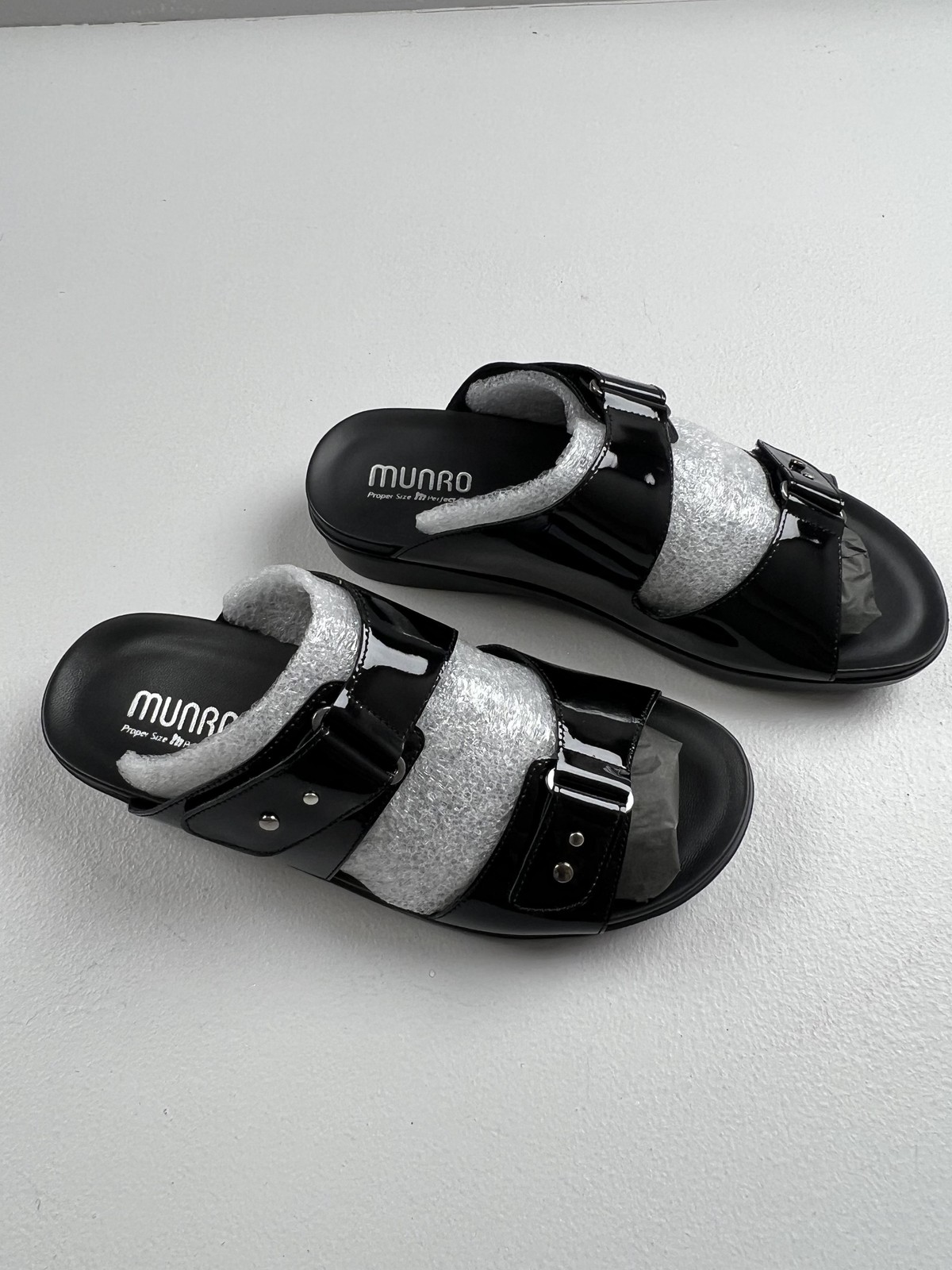 Munro Maclaine Shoes Womens Size 10.5W Black Patent Slide Sandals Wedge Comfort
