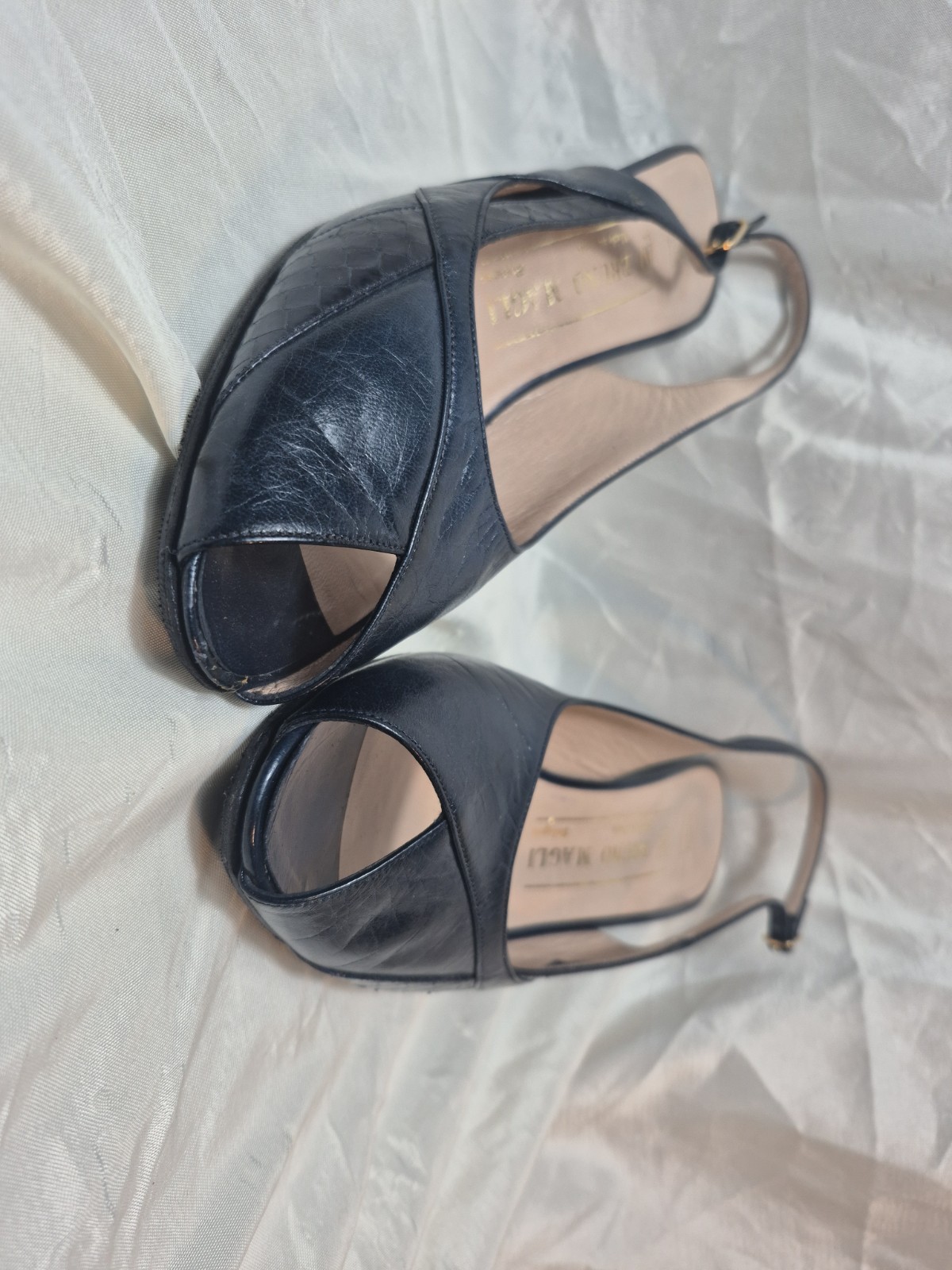 EUC Bruno Magli Peep Toe Sling Back Heels Navy Textured Leather Size 7.5aaa
