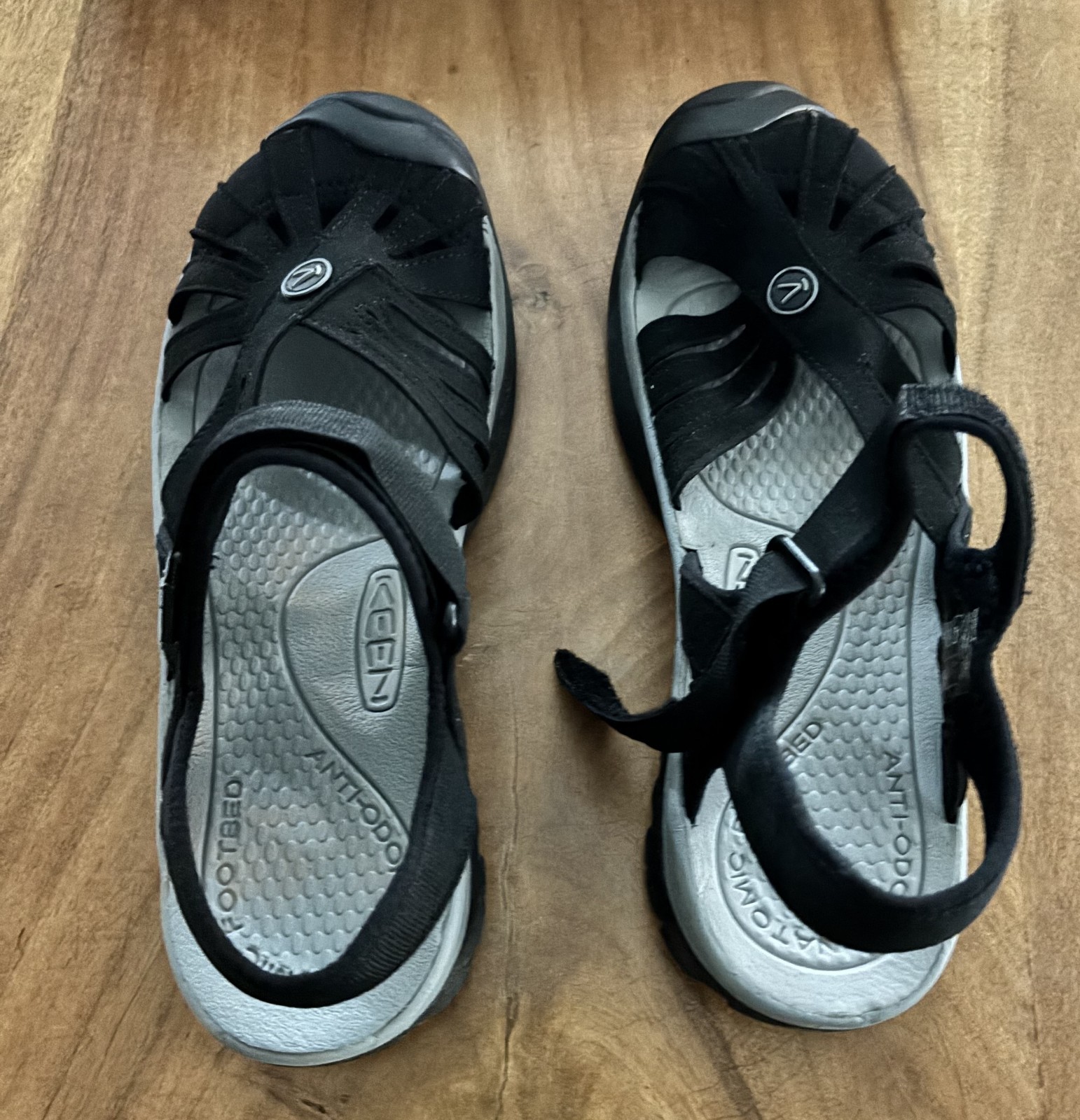KEEN Rose Sandals – Black/Gray – Hiking/Water Shoes Women’s Sz 9 New w/ sad box