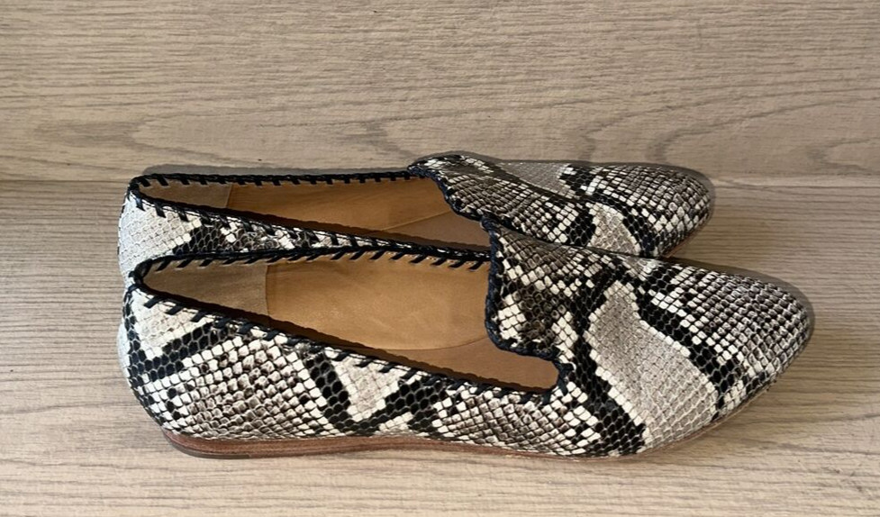 VERONICA BEARD SNAKE PRINT LEATHER SEMI ROUND TIP DETAIL CASUAL FLATS Sz 39.5M