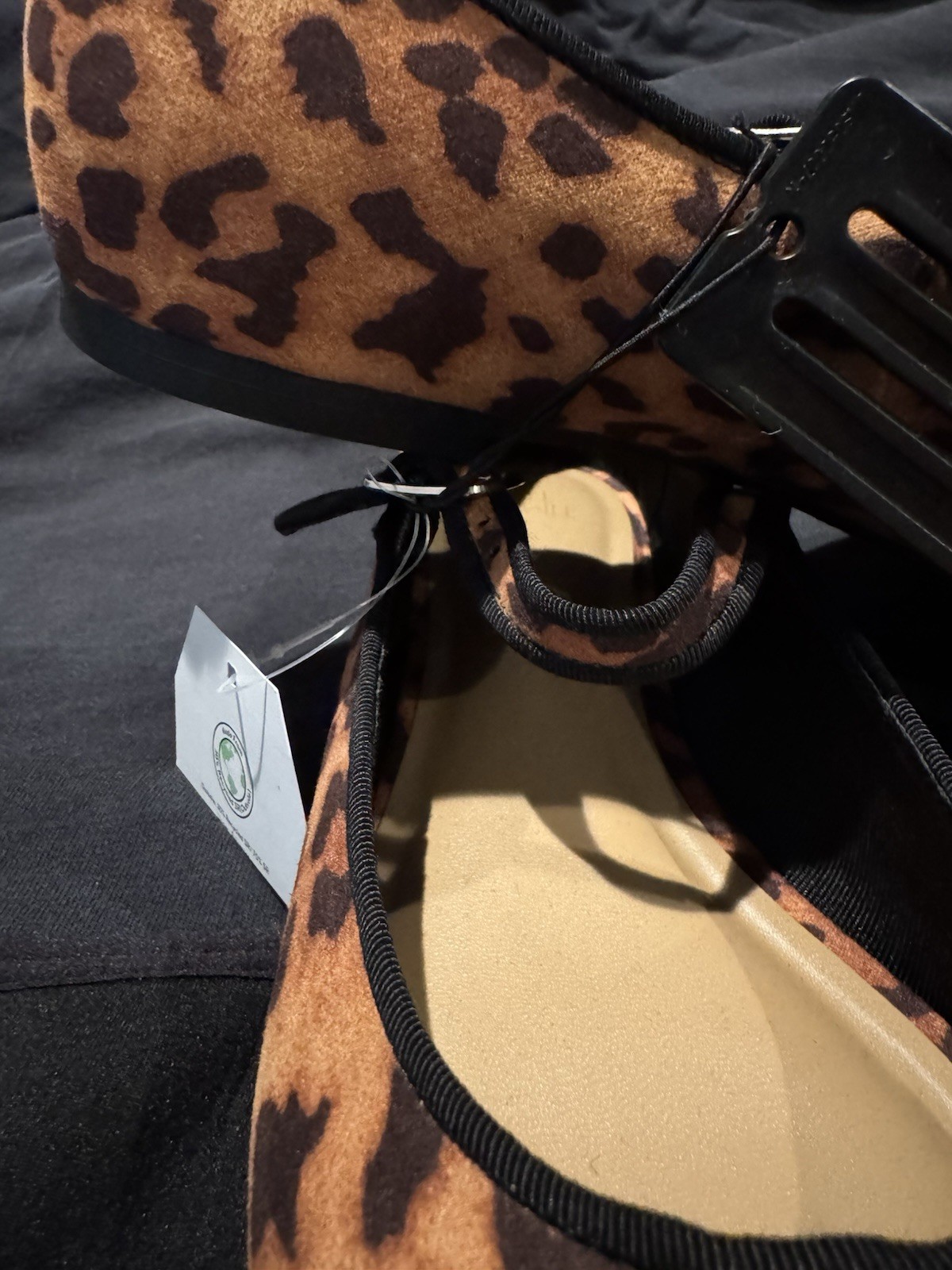 New Time and Tru Women’s Mary Jane Leopard Print Faux Leather Flats Size 10