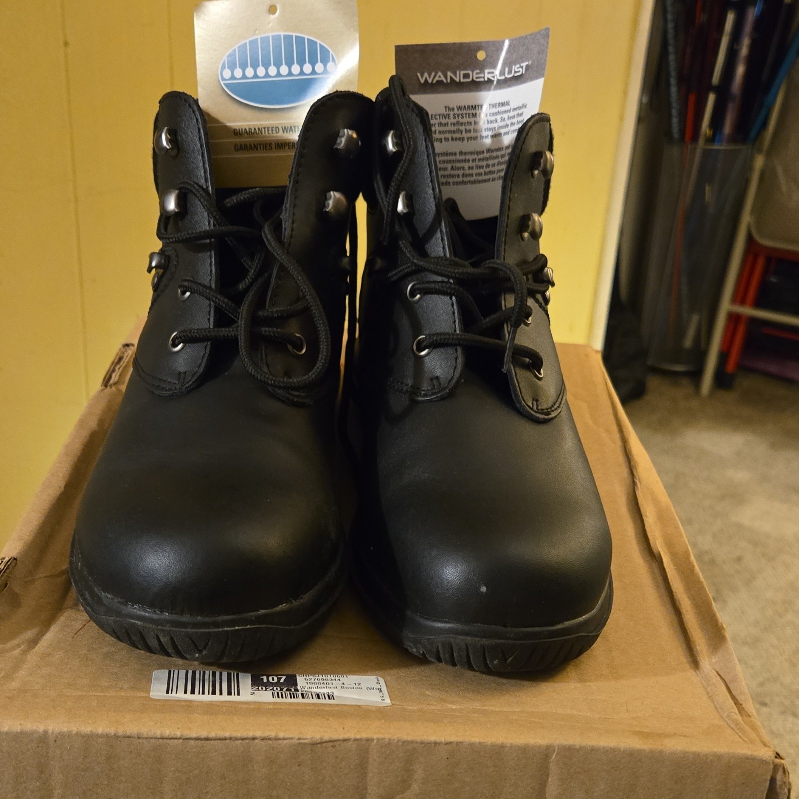 Wanderlust Boston Waterproof Black Leather Lace-Up Ankle Bootie Round Toe 8.5W