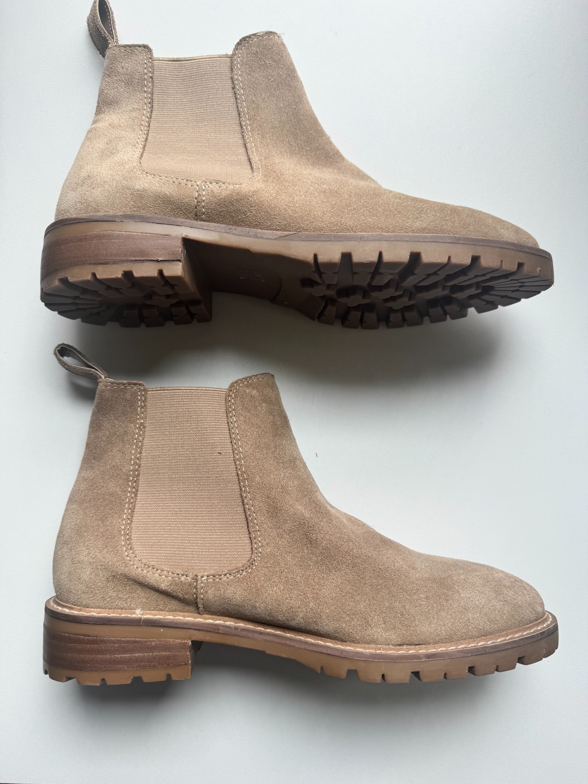 Steve Madden Chelsea Boots Women’s Size 7.5