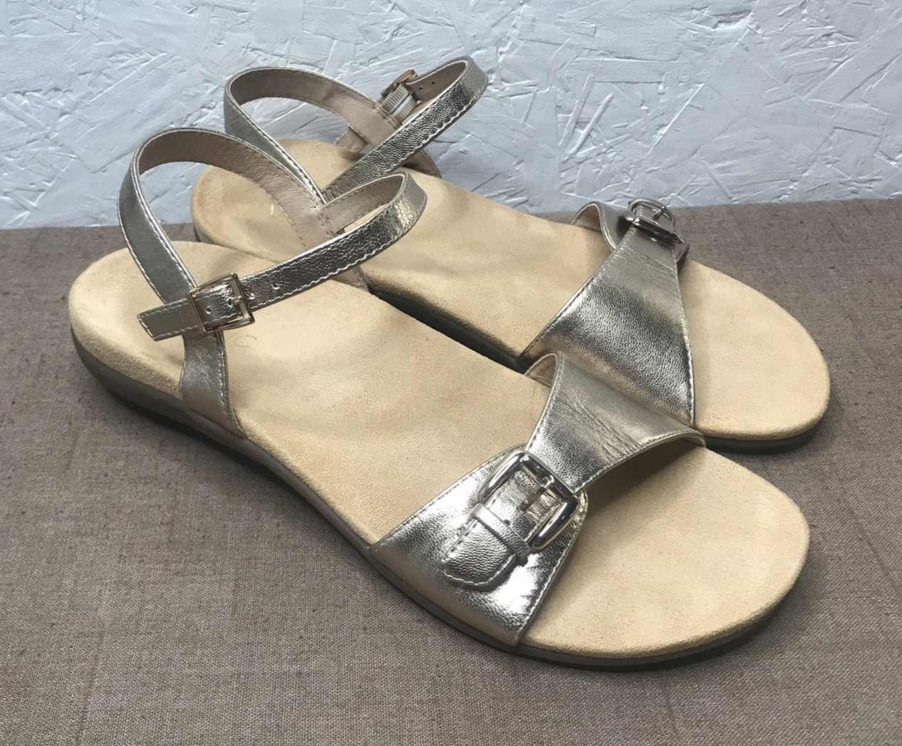 *See Description Vionic Alita Women’s Sandals Metallic Gold Leather Size 11W
