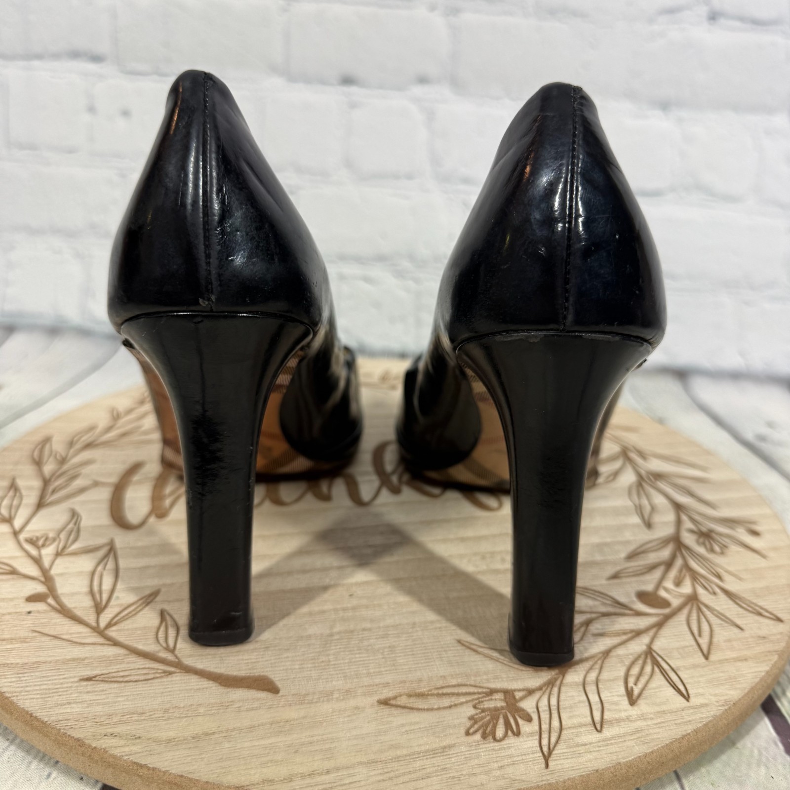 Burberry Black Patent Leather Pumps Heels Women’s US 7.5 Nova Check Lined Italy