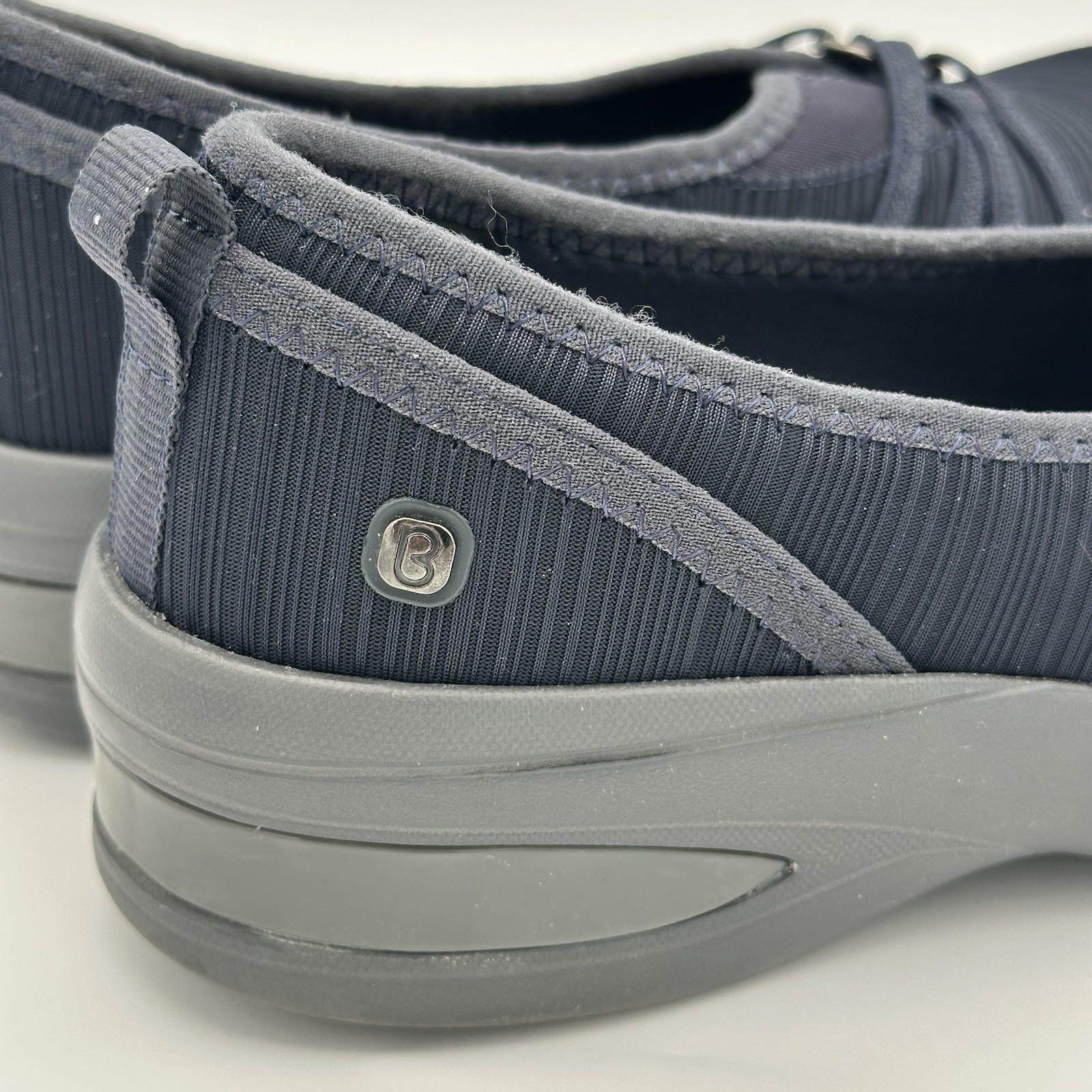 Bzees Rosie Slip On Loafer Shoe Women Size 8M Navy Comfort Casual Travel